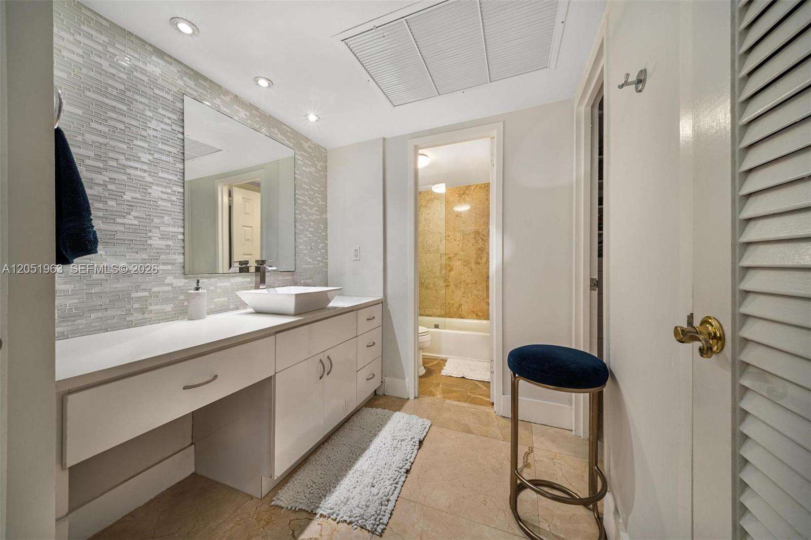 Arlen Beach at 5701 Collins Ave, Miami Beach, FL 33140 - For Rent photo 12