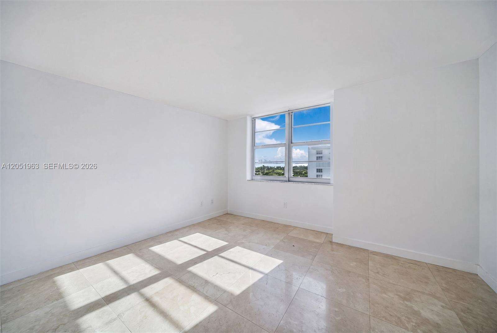 Arlen Beach at 5701 Collins Ave, Miami Beach, FL 33140 - For Rent photo 14