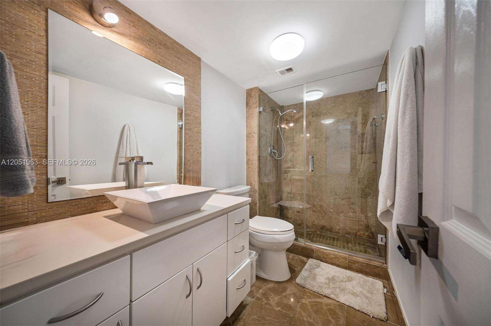 Arlen Beach at 5701 Collins Ave, Miami Beach, FL 33140 - For Rent photo 15