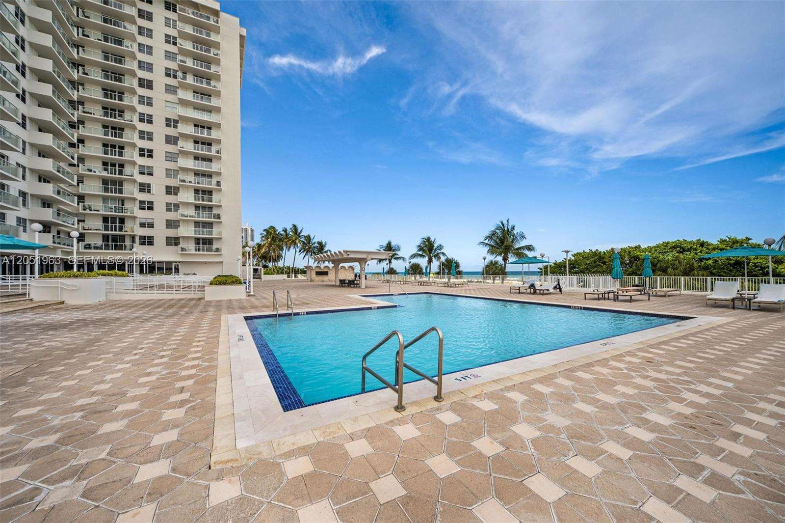 Arlen Beach at 5701 Collins Ave, Miami Beach, FL 33140 - For Rent photo 17