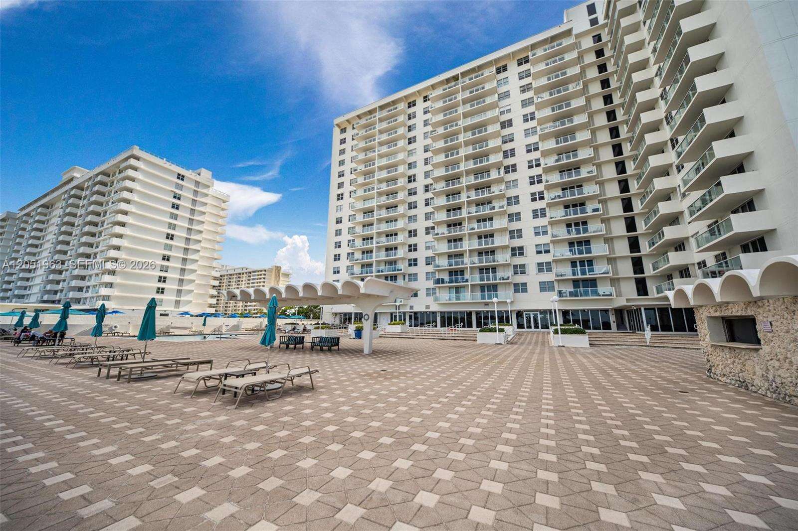 Arlen Beach at 5701 Collins Ave, Miami Beach, FL 33140 - For Rent photo 19
