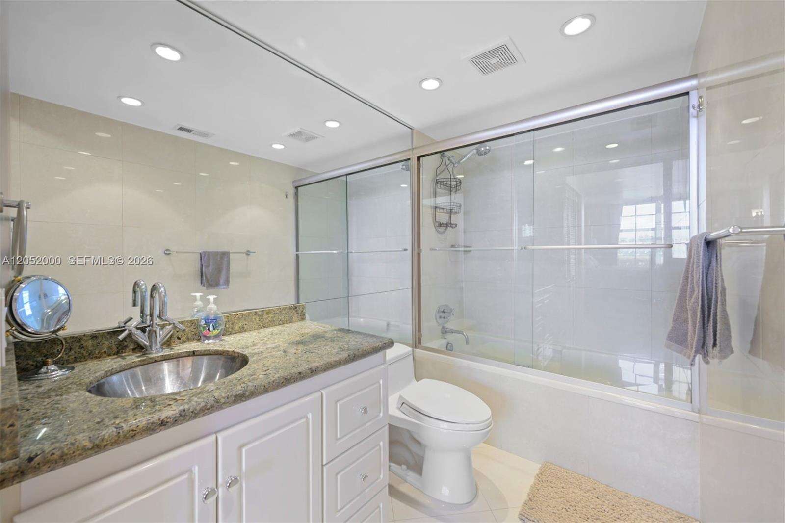 The Yacht Club At Aventura at 19999 Country Club Dr, Aventura, FL 33180 - For Rent photo 18