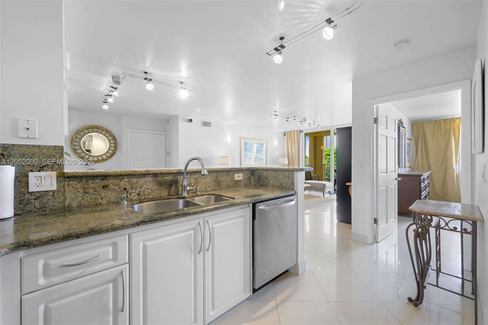 The Yacht Club At Aventura at 19999 Country Club Dr, Aventura, FL 33180 - For Rent photo 7