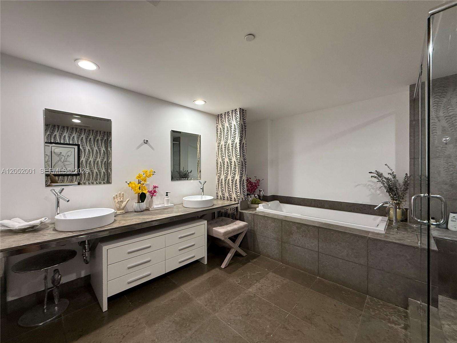 Icon Brickell 1 at 475 Brickell Ave, Miami, FL 33131 - For Rent photo 17