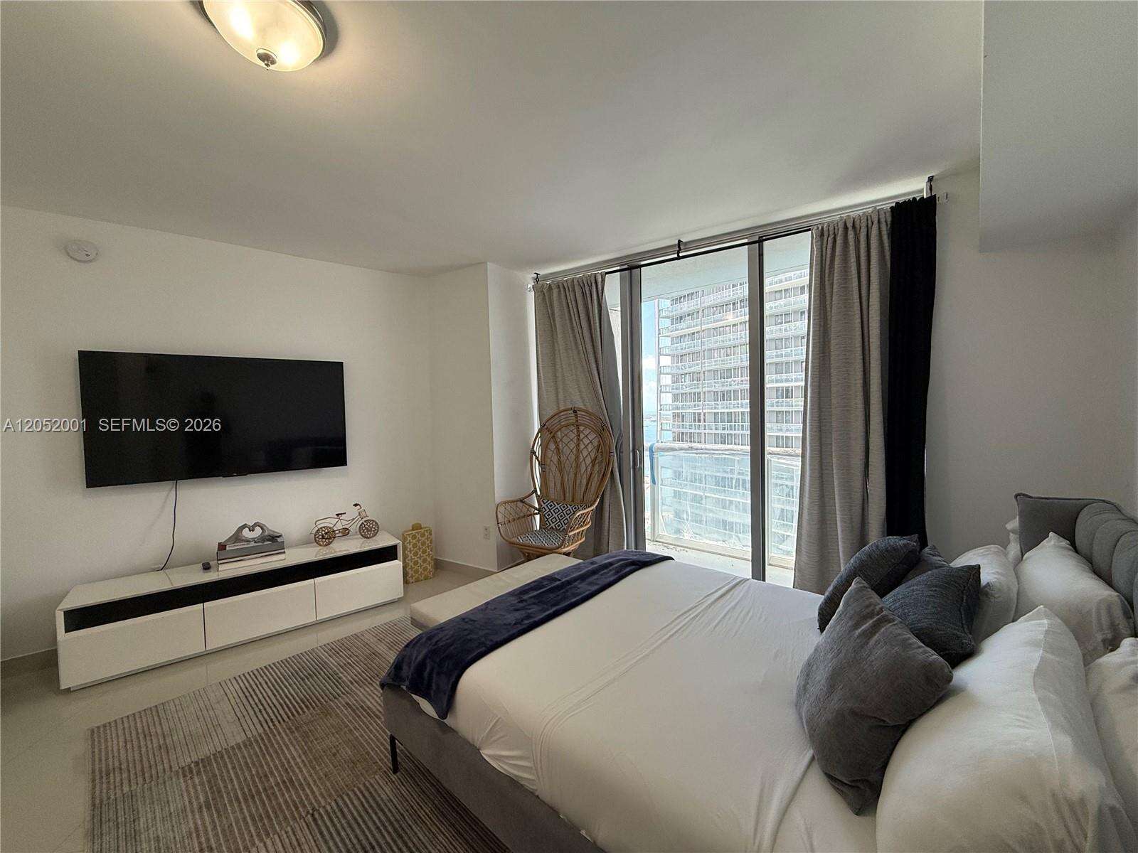 Icon Brickell 1 at 475 Brickell Ave, Miami, FL 33131 - For Rent photo 6
