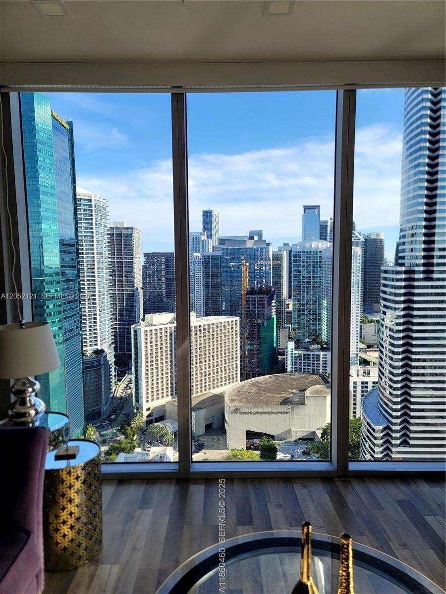 Centro at 151 1 St, Miami, FL 33131 - For Rent photo 2