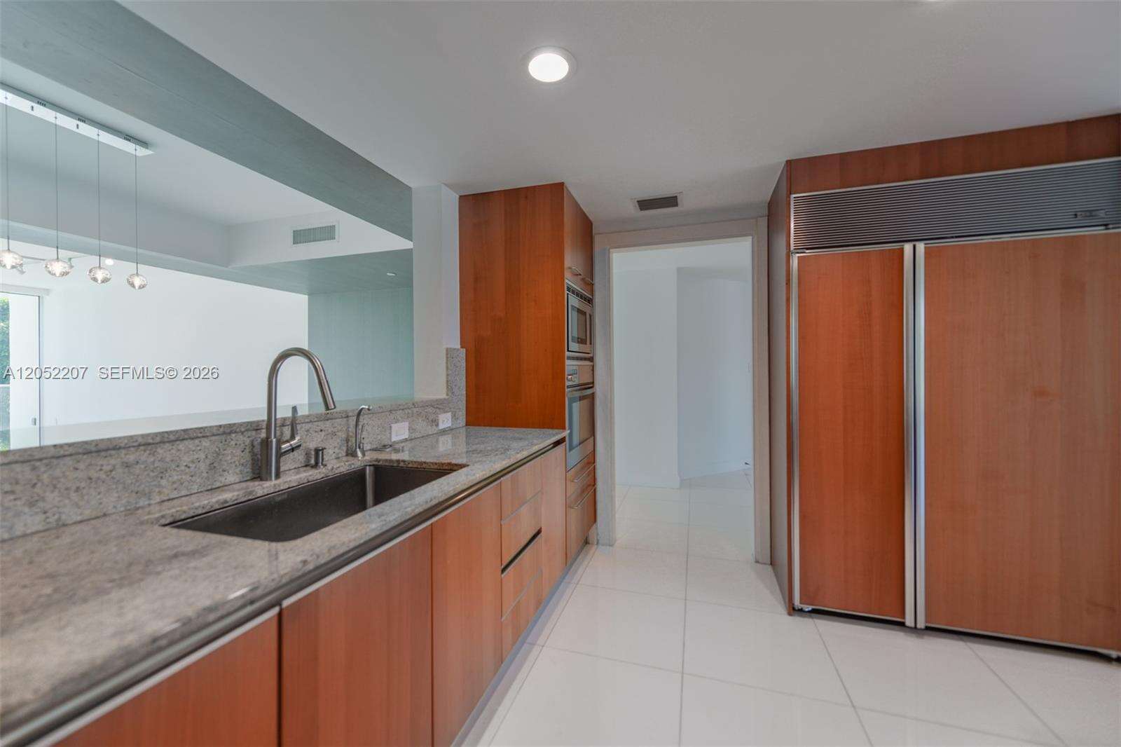 Grovenor House at 2627 Bayshore Dr, Miami, FL 33133 - For Rent photo 11