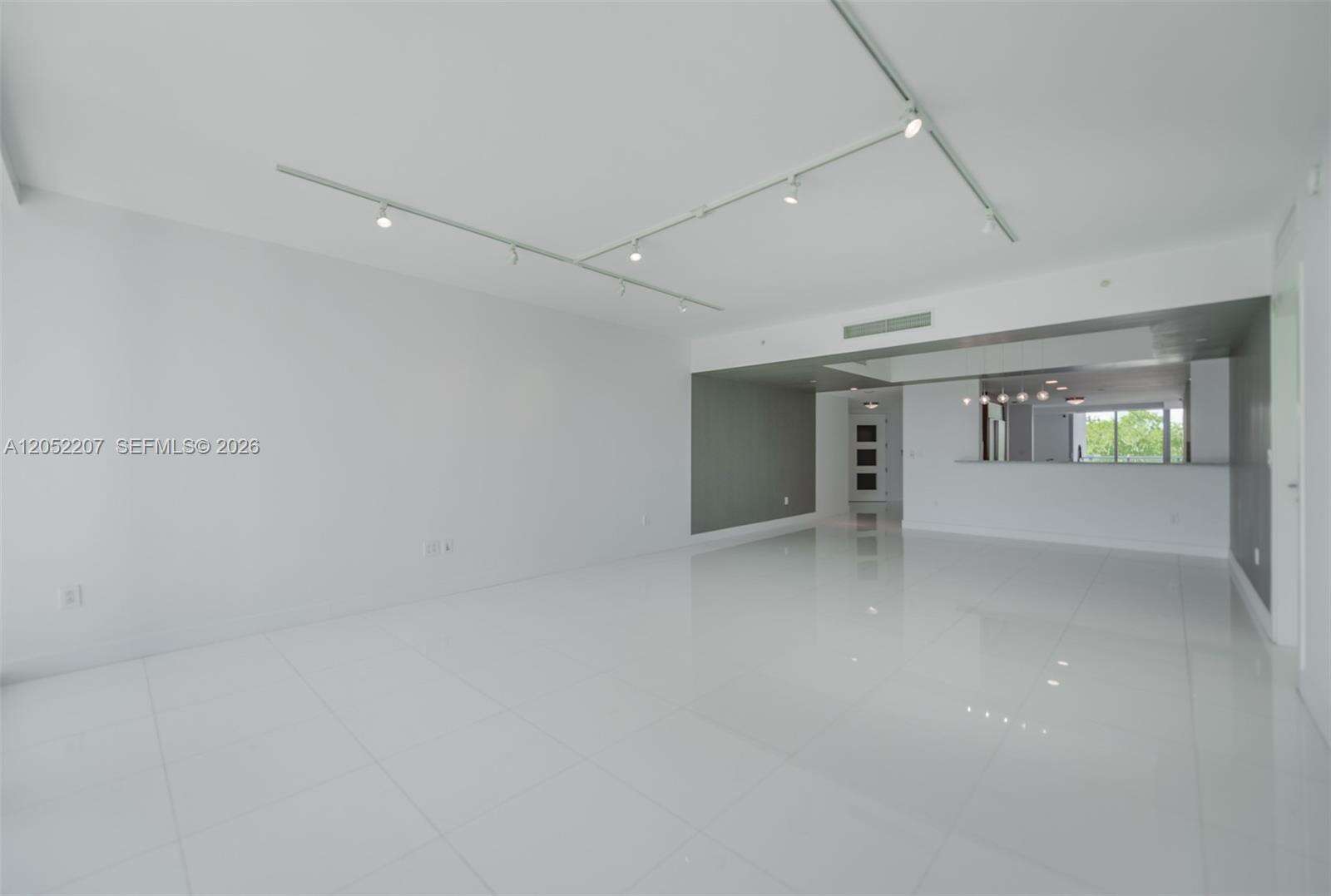 Grovenor House at 2627 Bayshore Dr, Miami, FL 33133 - For Rent photo 13
