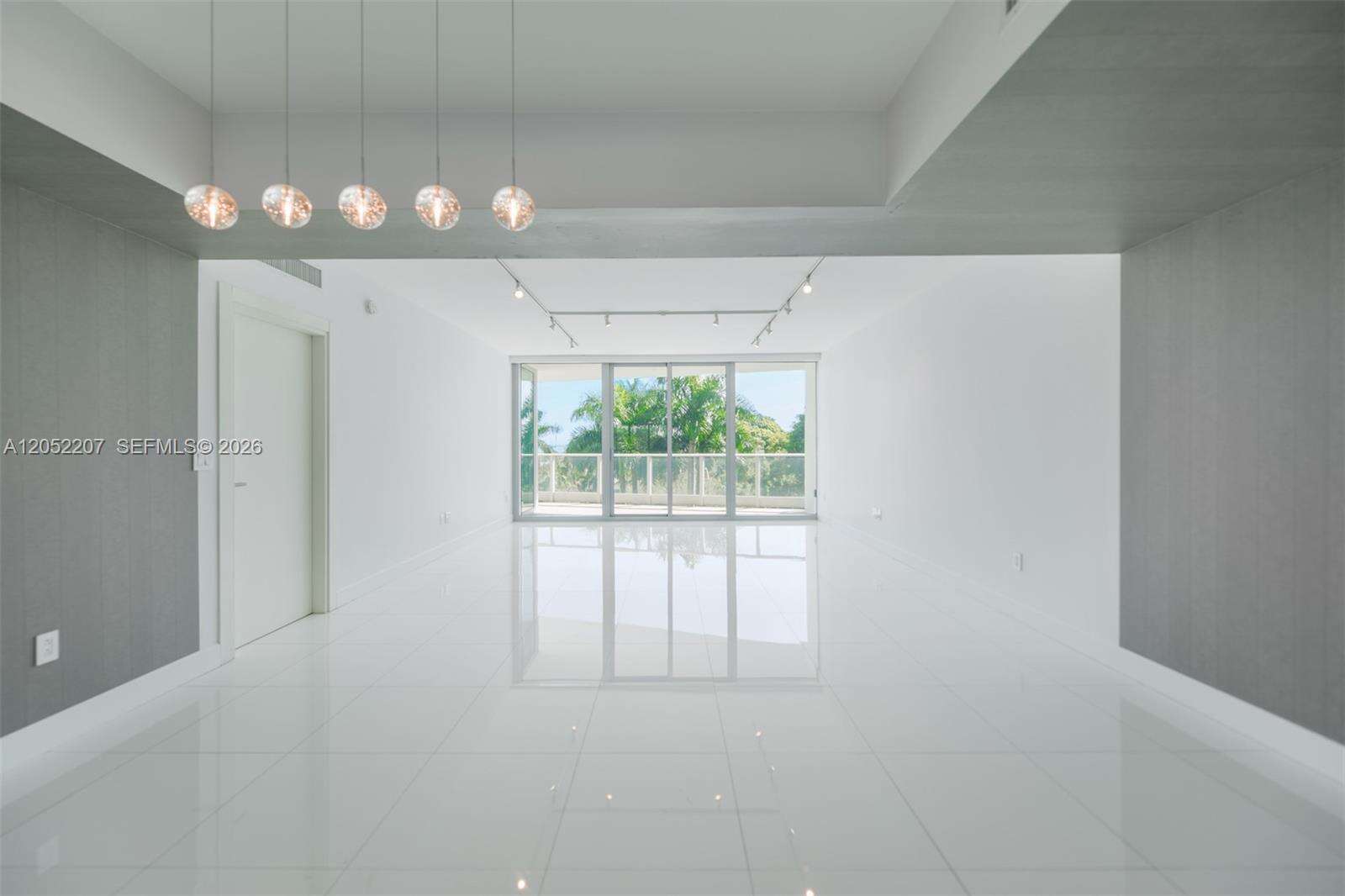 Grovenor House at 2627 Bayshore Dr, Miami, FL 33133 - For Rent photo 4