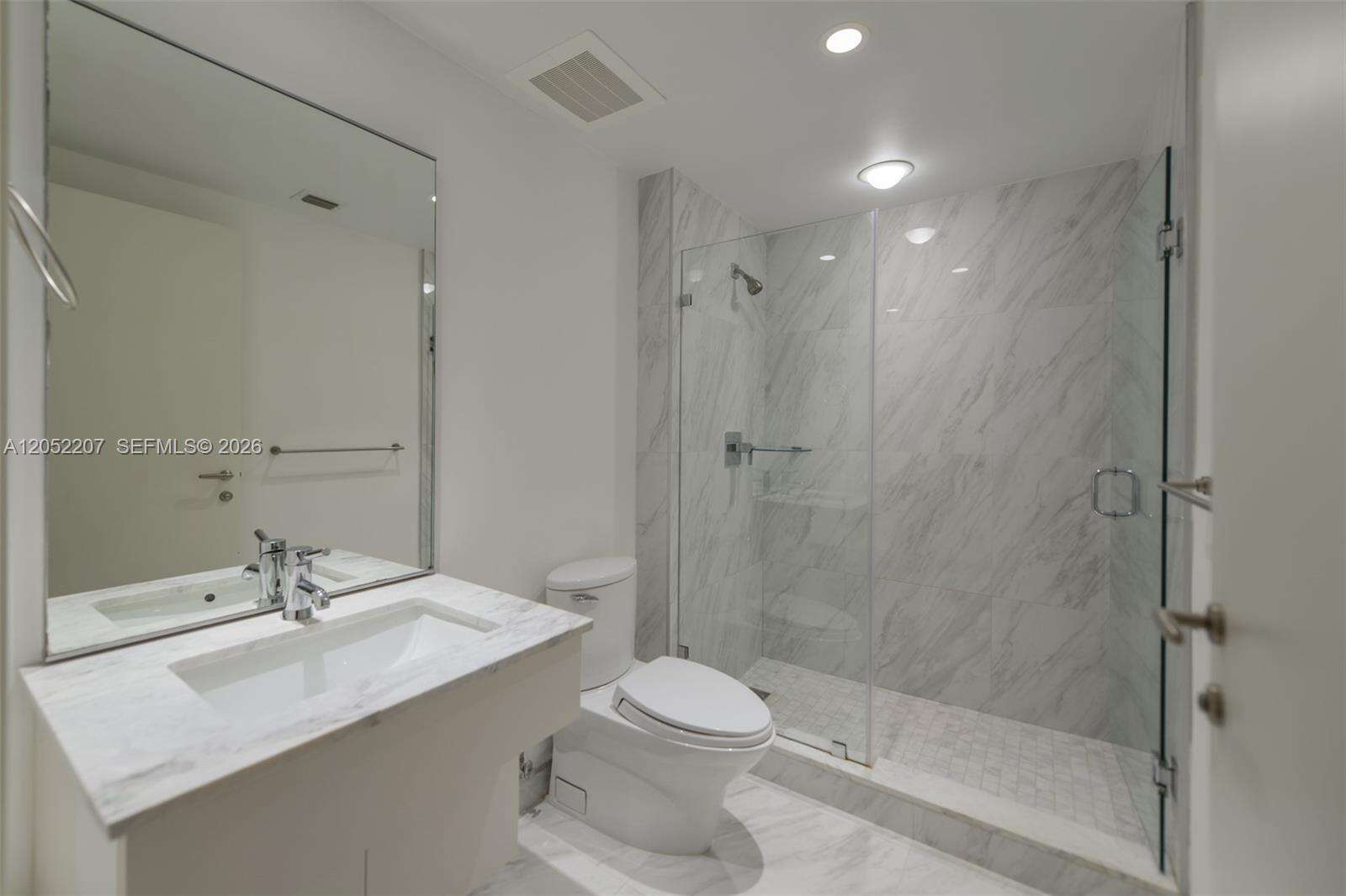 Grovenor House at 2627 Bayshore Dr, Miami, FL 33133 - For Rent photo 35