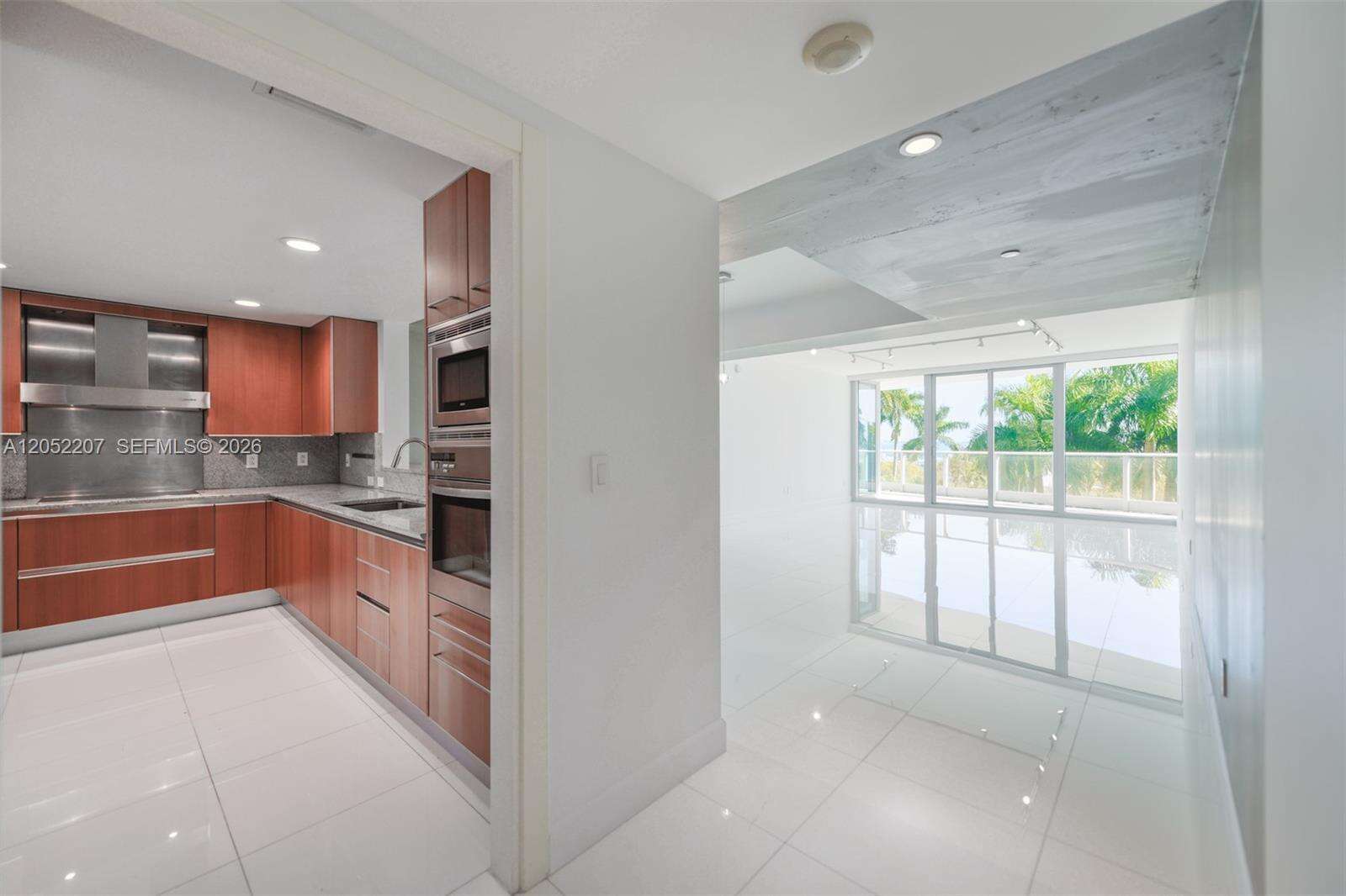 Grovenor House at 2627 Bayshore Dr, Miami, FL 33133 - For Rent photo 5