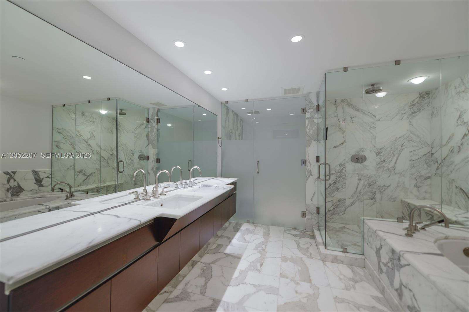 Grovenor House at 2627 Bayshore Dr, Miami, FL 33133 - For Rent photo 43