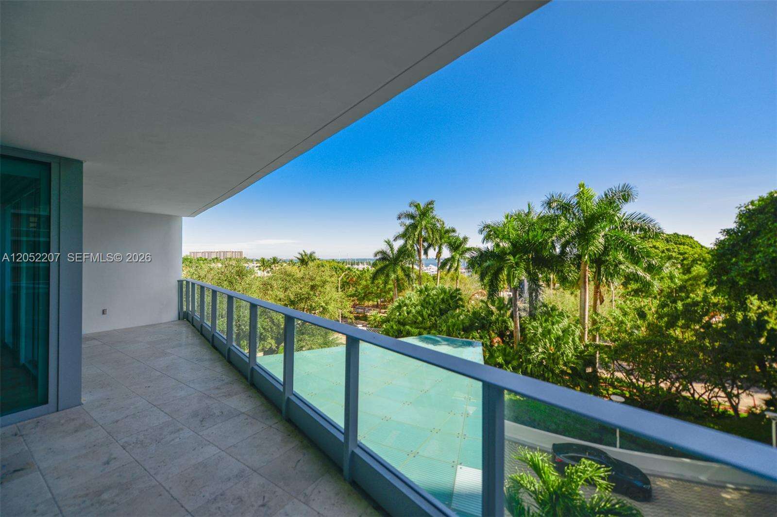 Grovenor House at 2627 Bayshore Dr, Miami, FL 33133 - For Rent photo 6