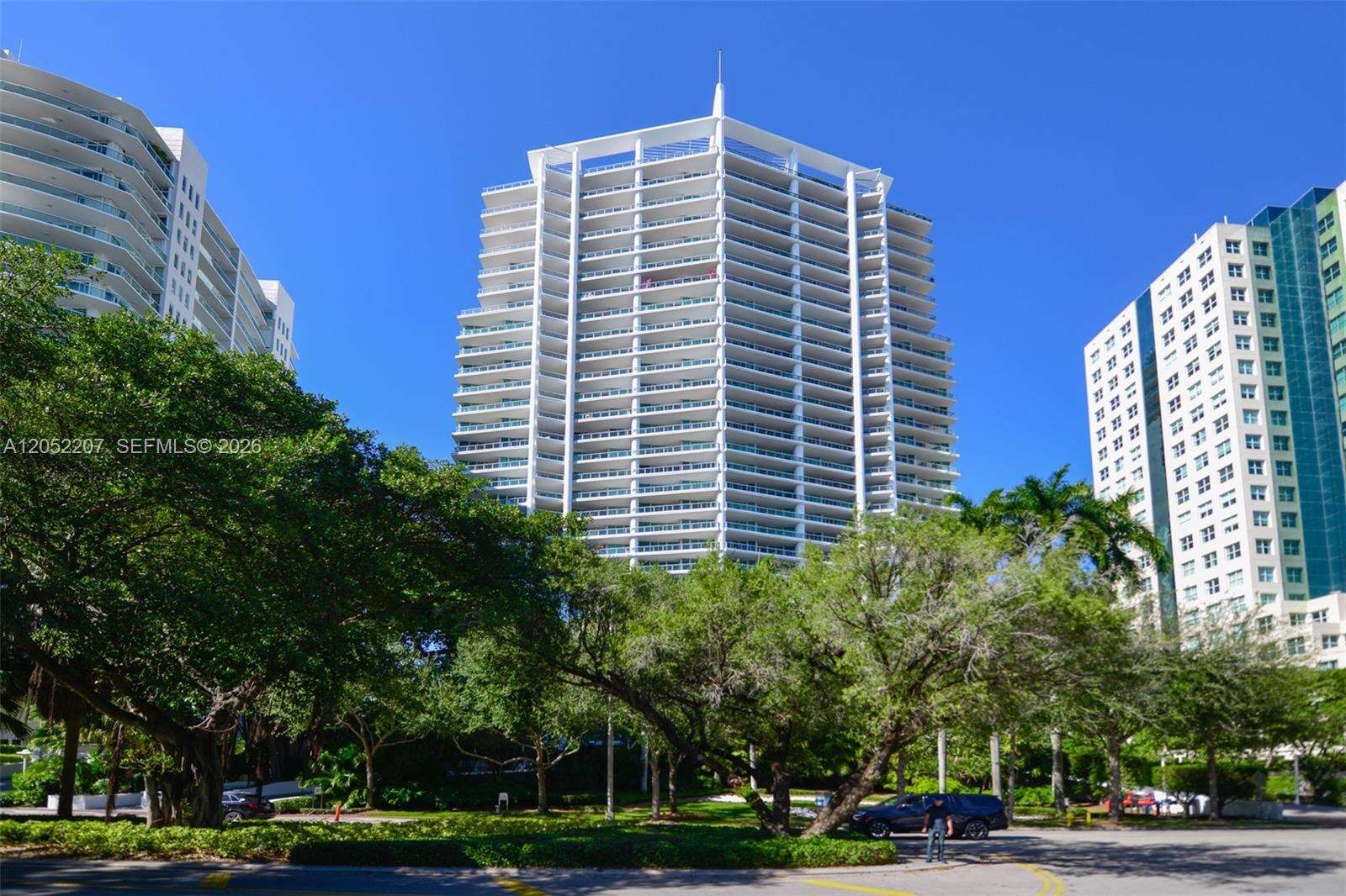 Grovenor House at 2627 Bayshore Dr, Miami, FL 33133 - For Rent photo 54
