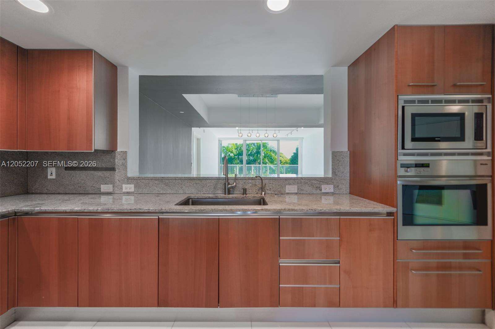 Grovenor House at 2627 Bayshore Dr, Miami, FL 33133 - For Rent photo 9