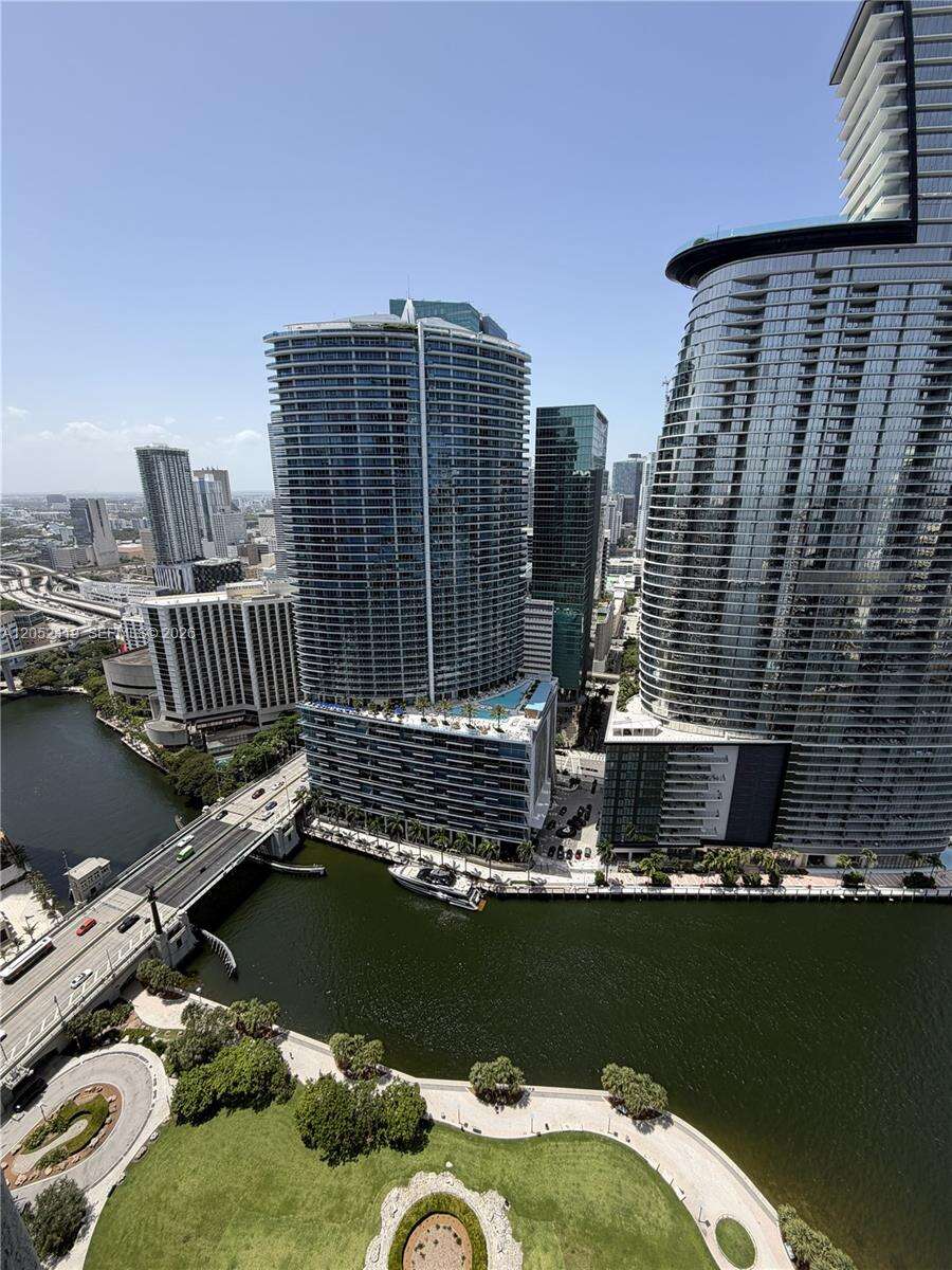 Icon Brickell 1 at 475 Brickell Ave, Miami, FL 33131 - For Rent photo 1