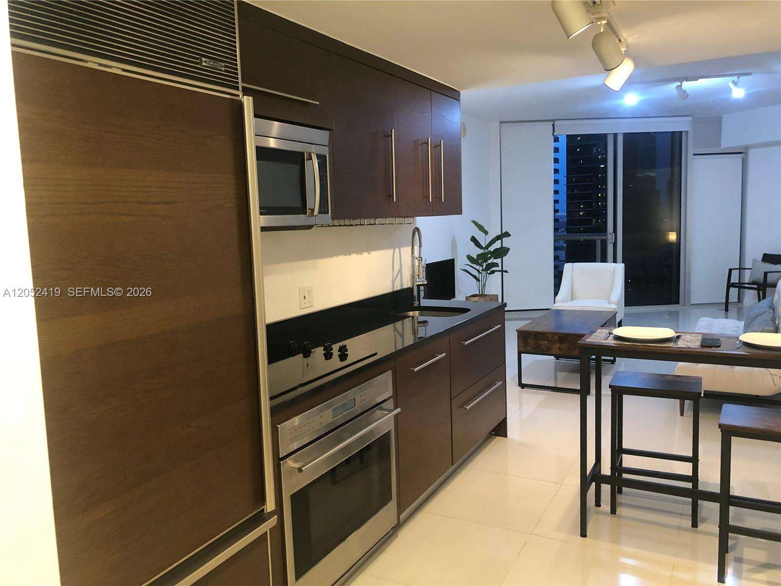 Icon Brickell 1 at 475 Brickell Ave, Miami, FL 33131 - For Rent photo 2