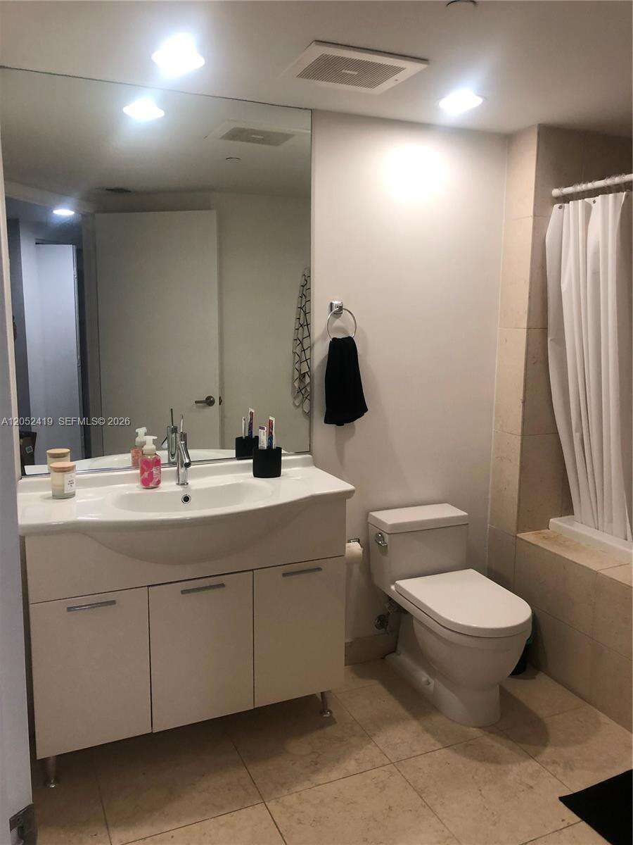 Icon Brickell 1 at 475 Brickell Ave, Miami, FL 33131 - For Rent photo 13