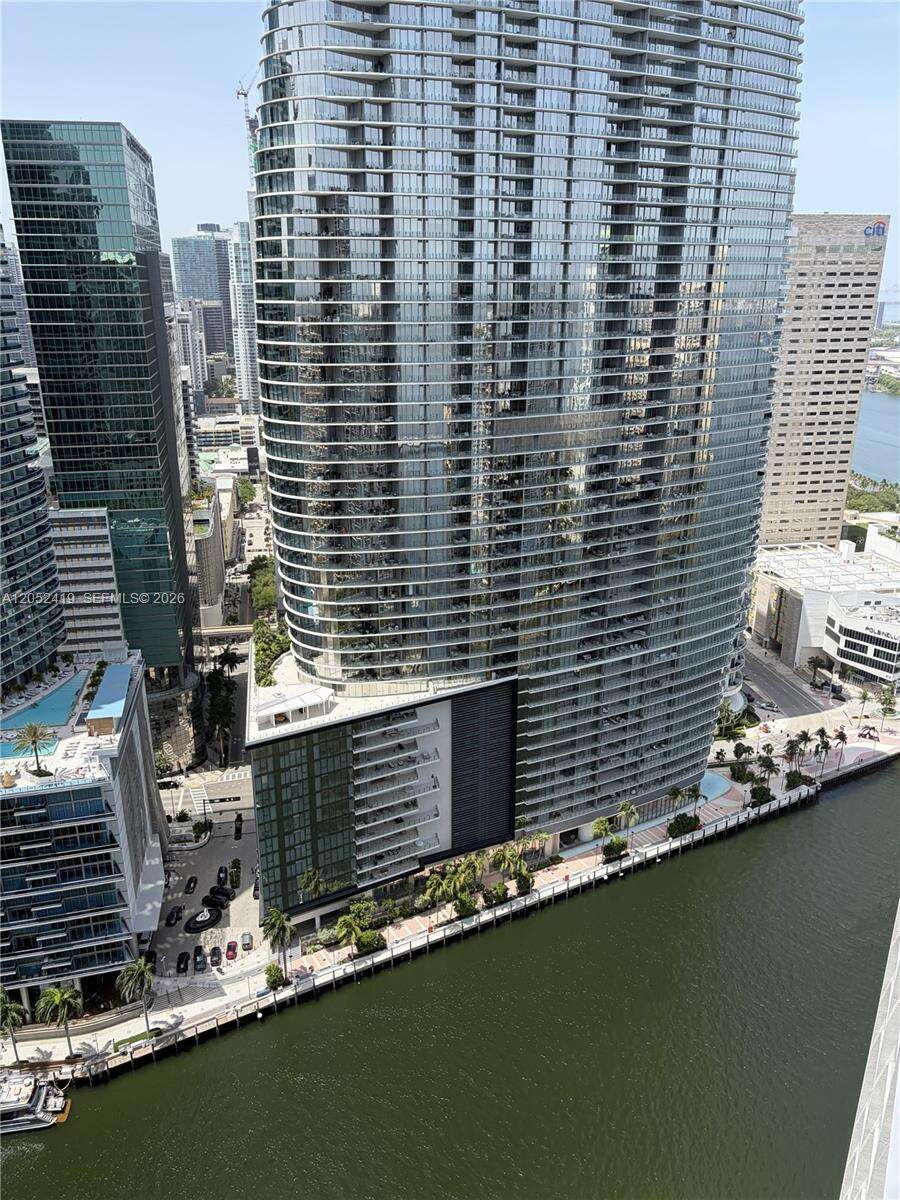 Icon Brickell 1 at 475 Brickell Ave, Miami, FL 33131 - For Rent photo 17