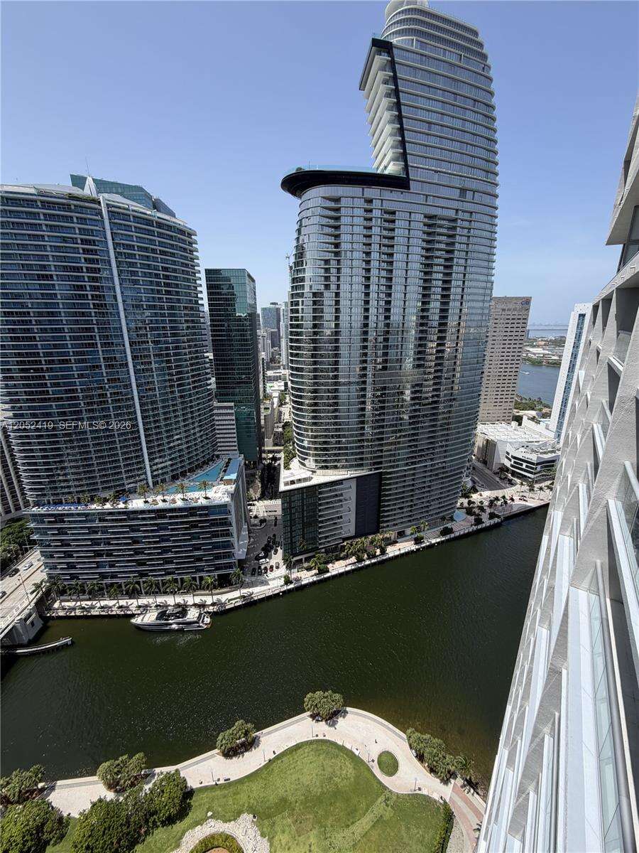 Icon Brickell 1 at 475 Brickell Ave, Miami, FL 33131 - For Rent photo 18