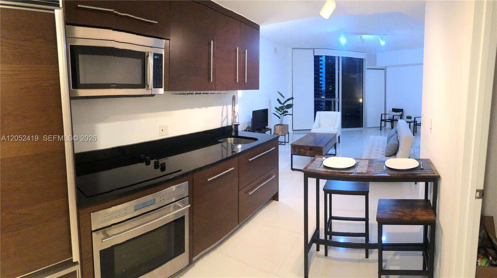 Icon Brickell 1 at 475 Brickell Ave, Miami, FL 33131 - For Rent photo 3