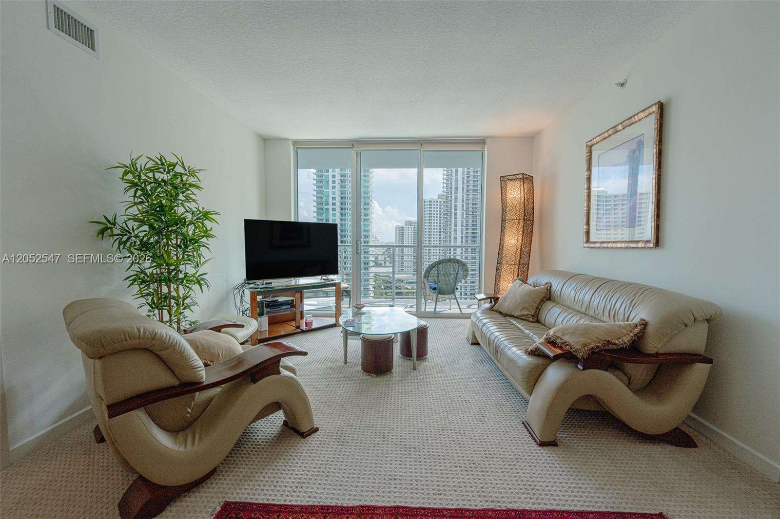 One Miami West at 325 Biscayne Blvd, Miami, FL 33131 - For Rent photo 18