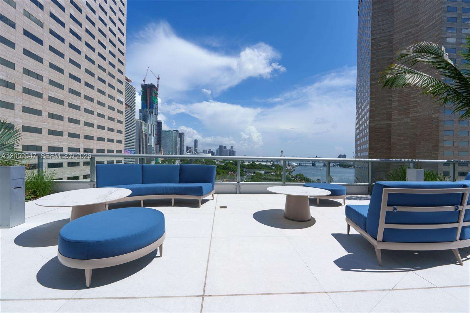 One Miami West at 325 Biscayne Blvd, Miami, FL 33131 - For Rent photo 23