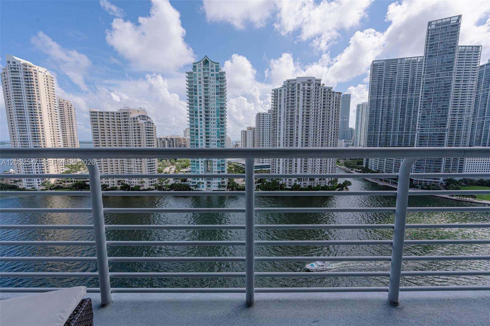 One Miami West at 325 Biscayne Blvd, Miami, FL 33131 - For Rent photo 4