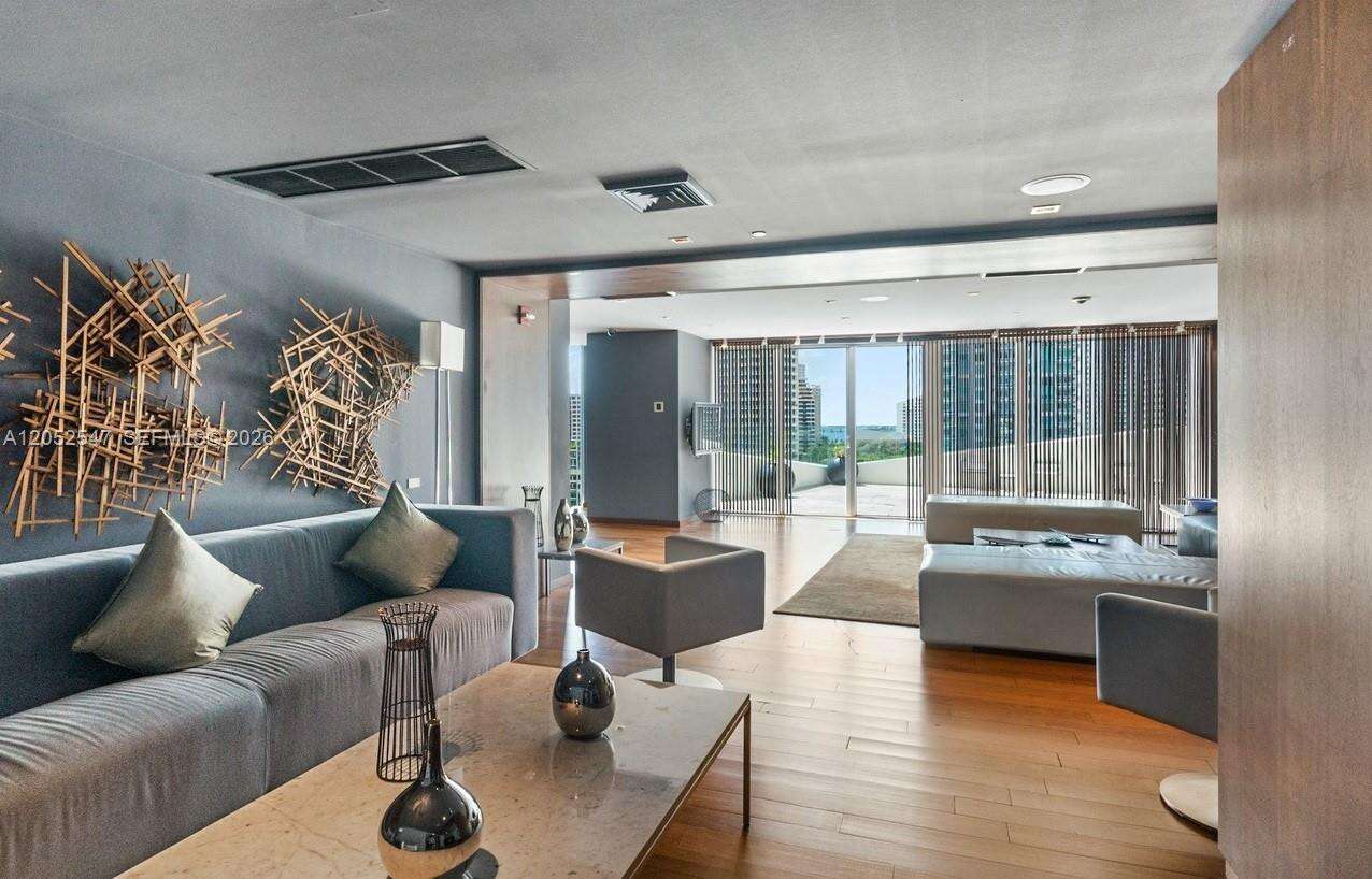 One Miami West at 325 Biscayne Blvd, Miami, FL 33131 - For Rent photo 38