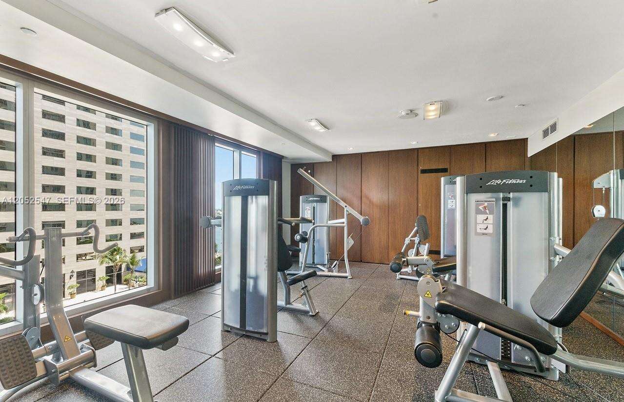One Miami West at 325 Biscayne Blvd, Miami, FL 33131 - For Rent photo 40