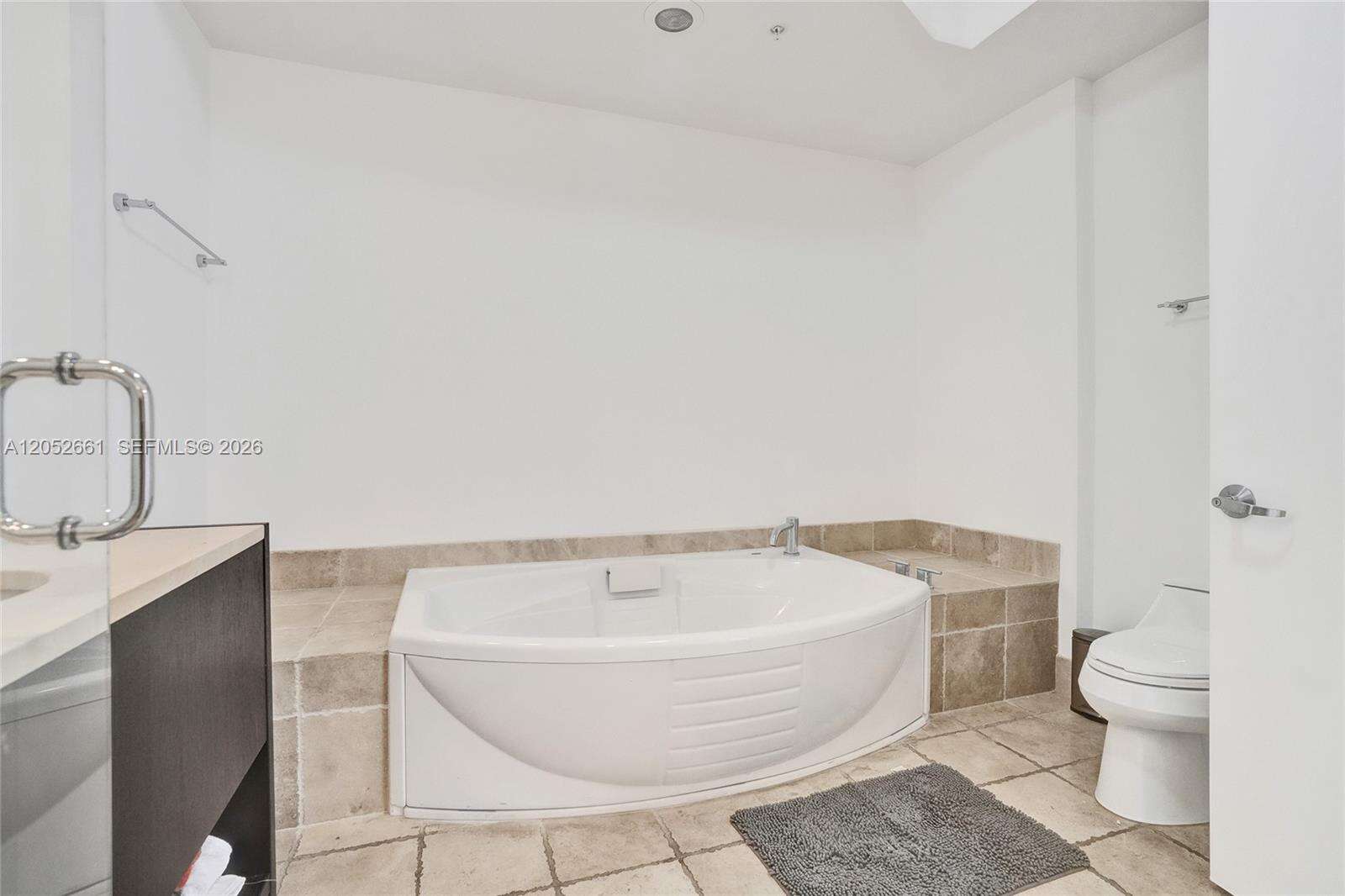 Trump Royale at 18201 Collins Ave, Sunny Isles Beach, FL 33160 - For Rent photo 36