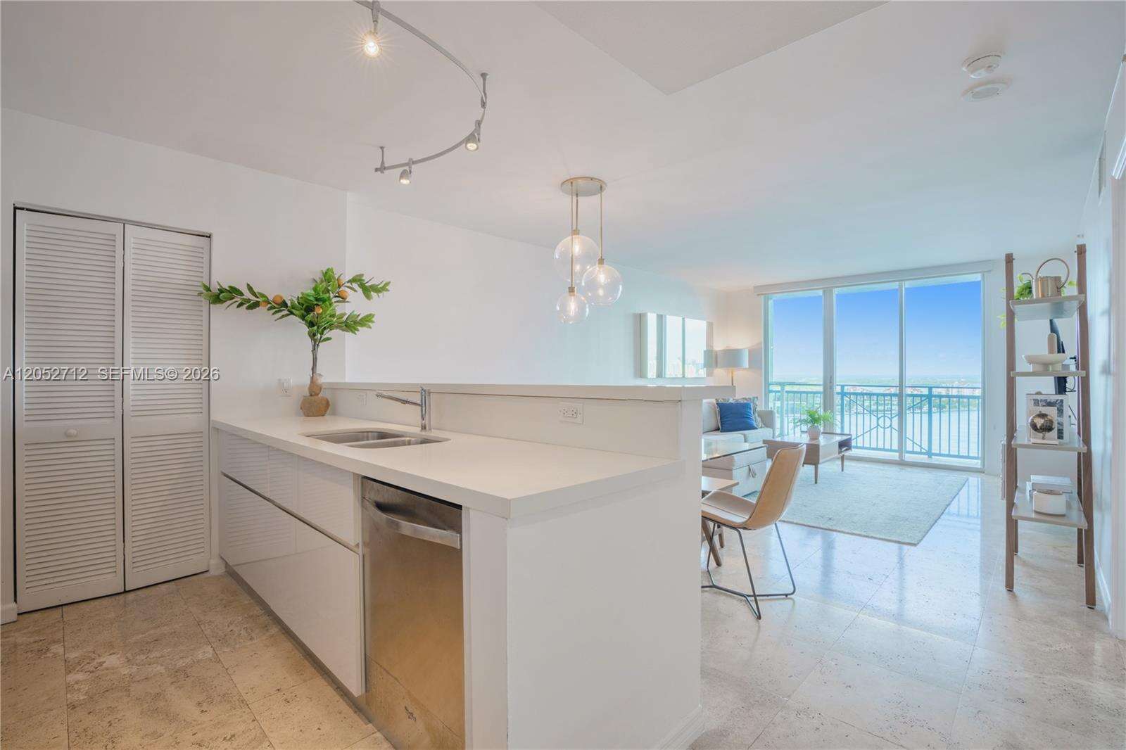 Yacht Club At Portofino at 90 Alton Rd, Miami Beach, FL 33139 - For Rent photo 6