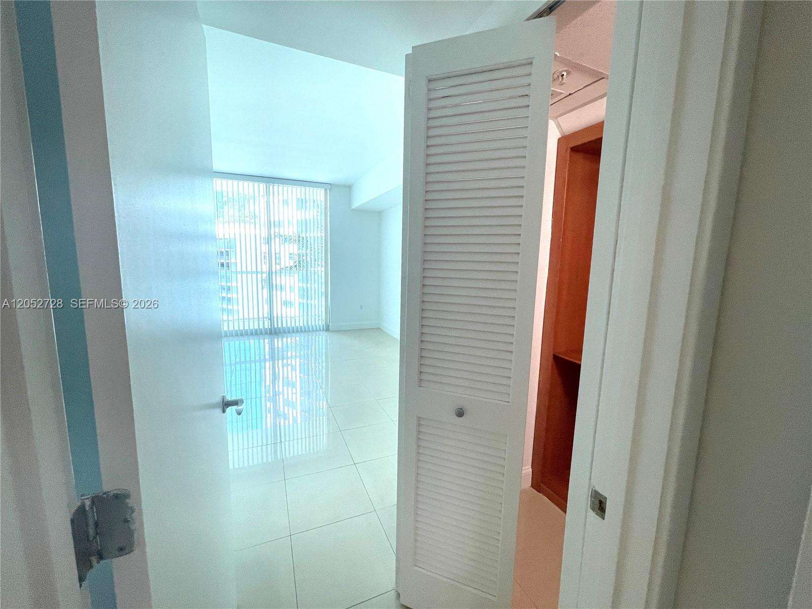 Emerald At Brickell at 218 14 St, Miami, FL 33131 - For Rent photo 2