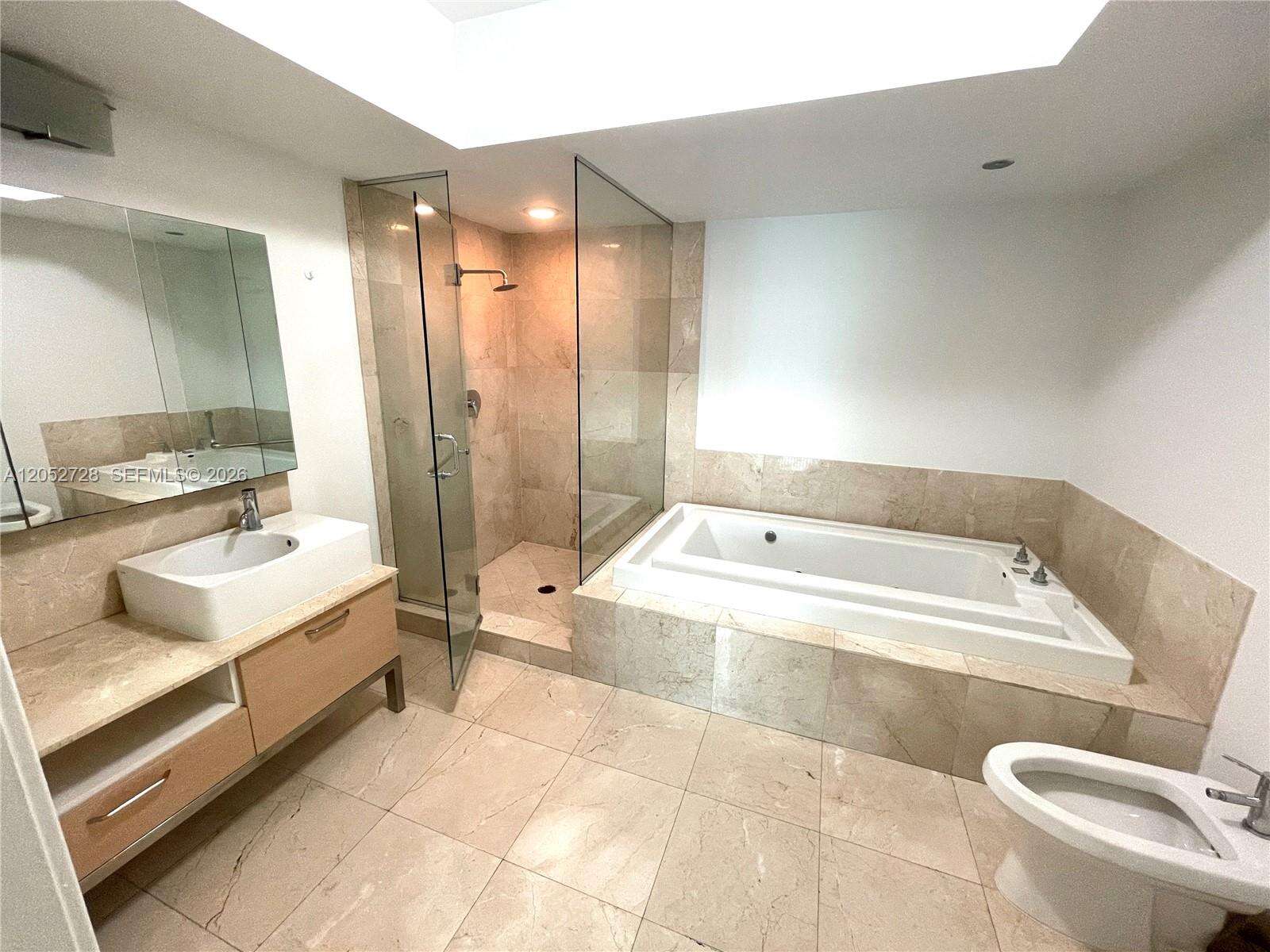 Emerald At Brickell at 218 14 St, Miami, FL 33131 - For Rent photo 18
