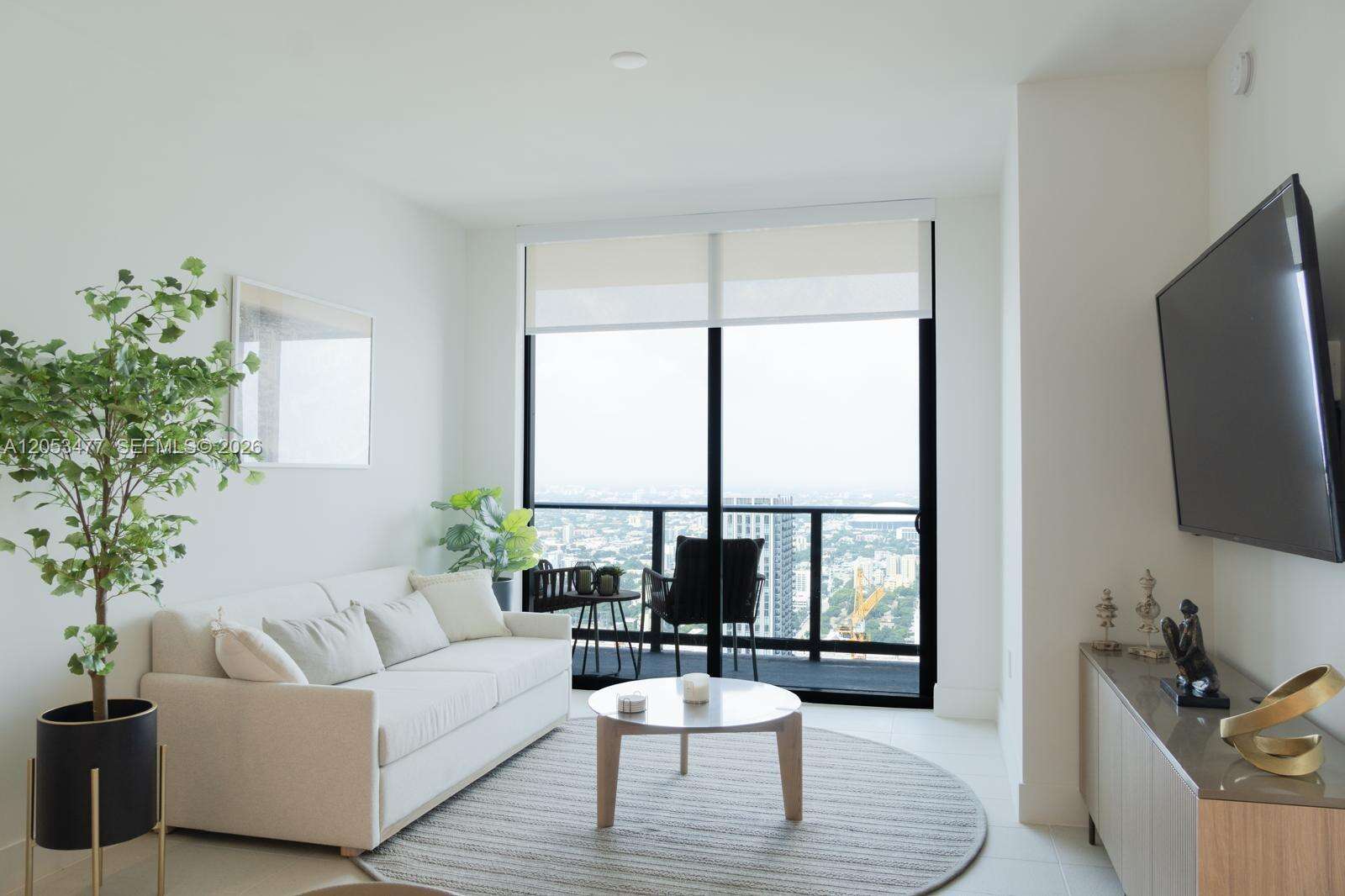 Natiivo | Gale Miami at 159 6 St, Miami, FL 33132 - For Rent photo 11