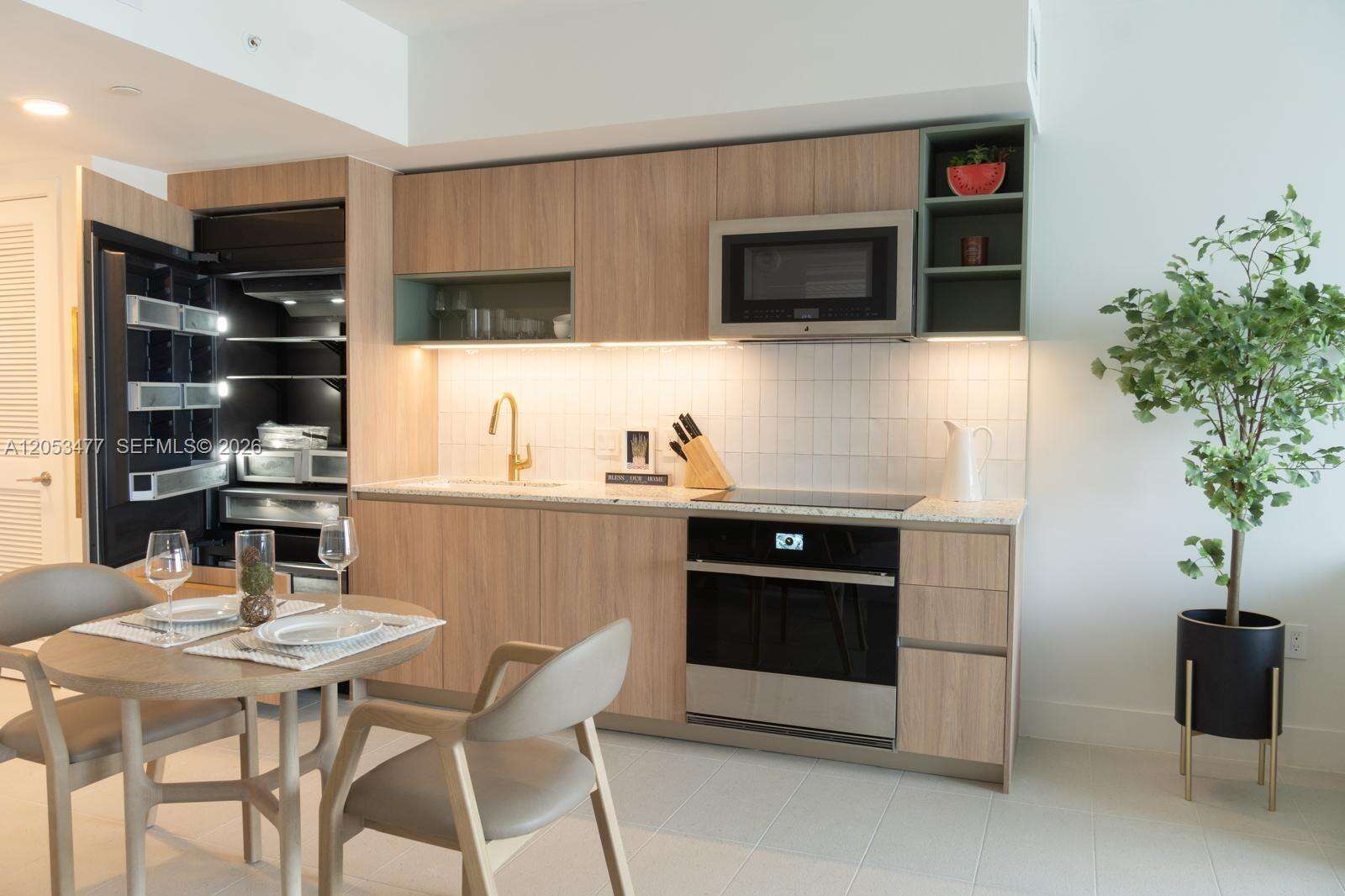 Natiivo | Gale Miami at 159 6 St, Miami, FL 33132 - For Rent photo 5