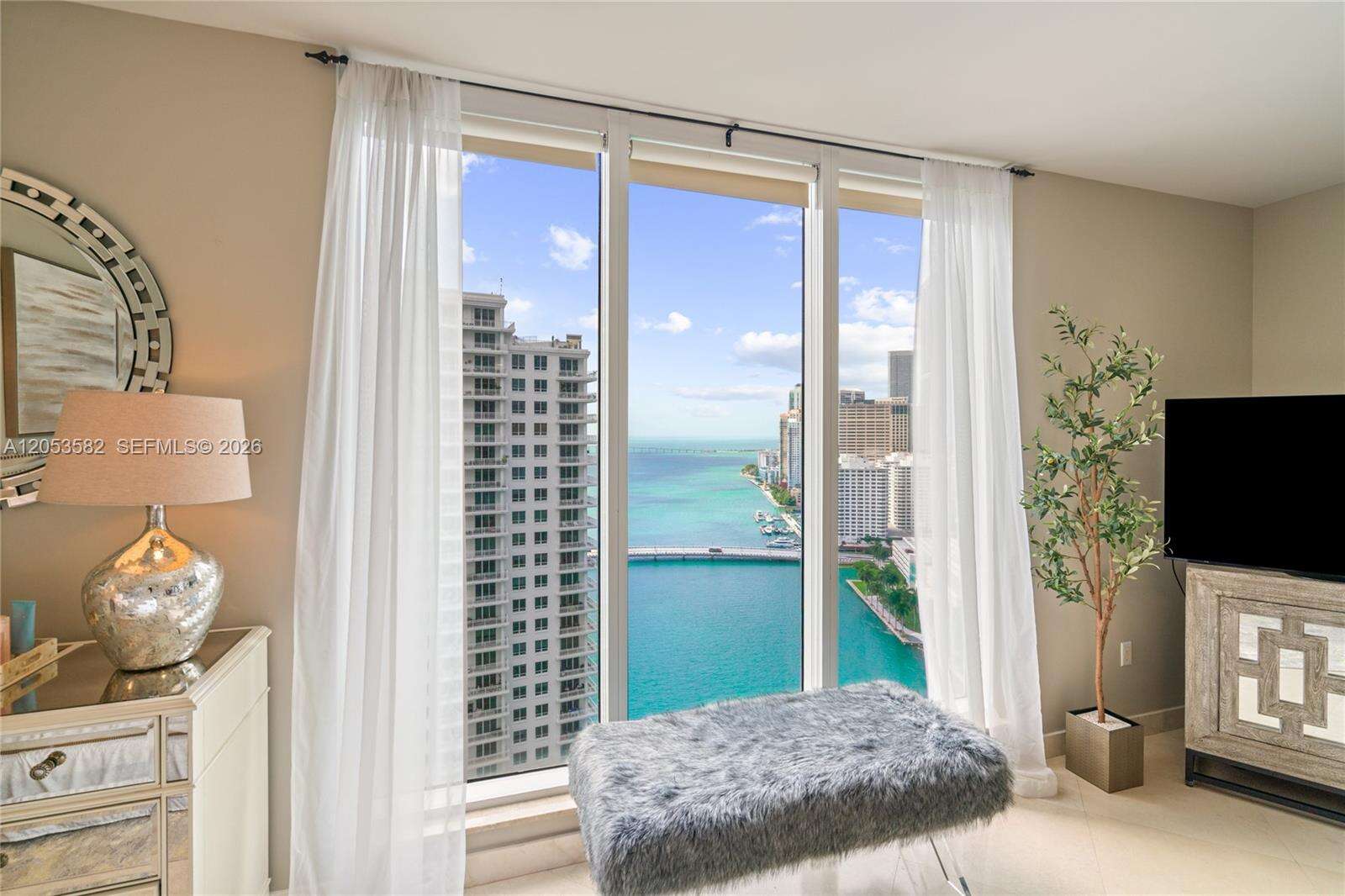 Carbonell at 901 Brickell Key Blvd, Miami, FL 33131 - For Rent photo 17