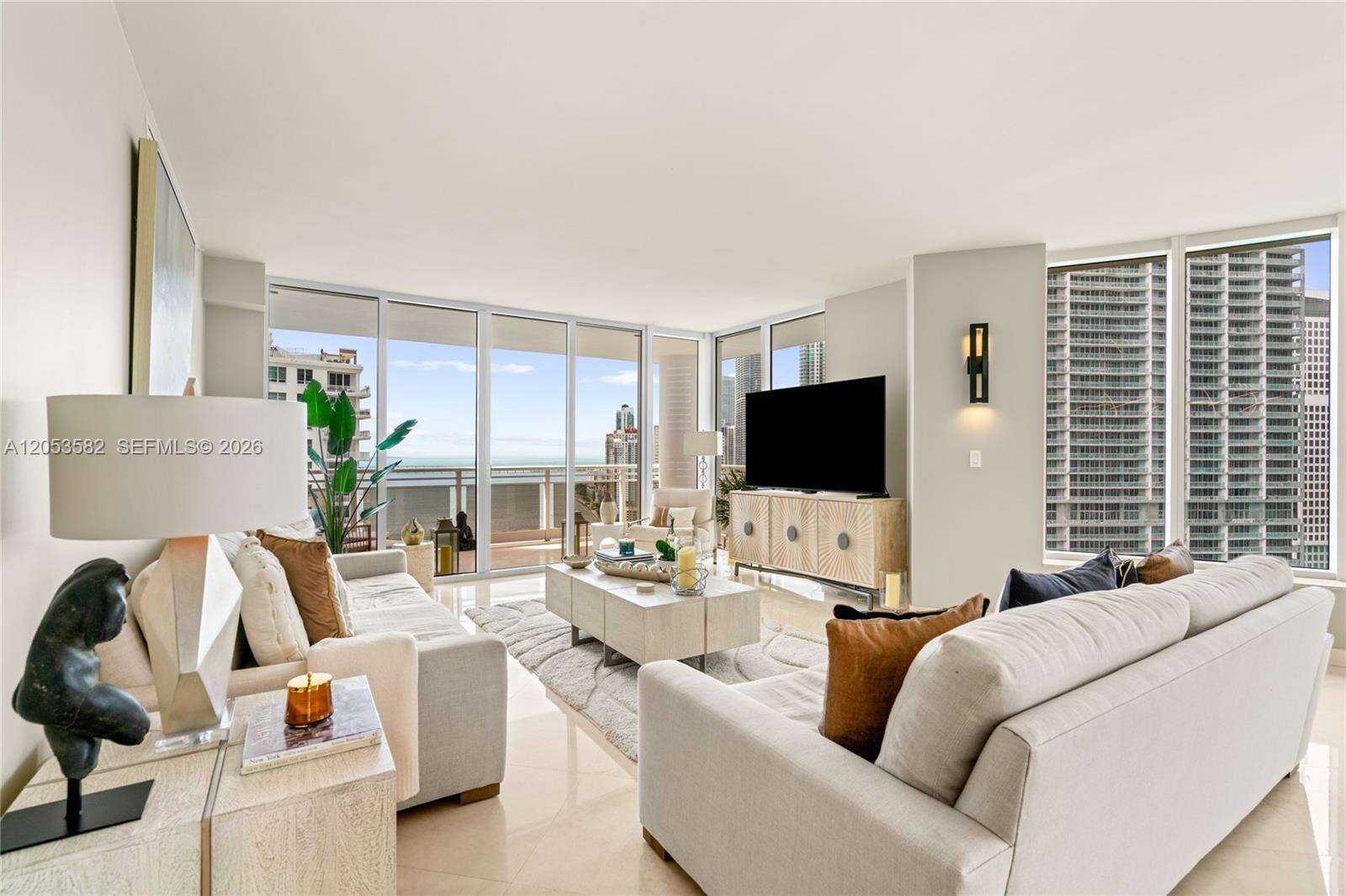 Carbonell at 901 Brickell Key Blvd, Miami, FL 33131 - For Rent photo 5