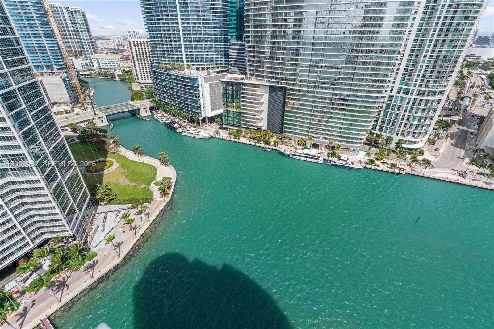 Carbonell at 901 Brickell Key Blvd, Miami, FL 33131 - For Rent photo 44