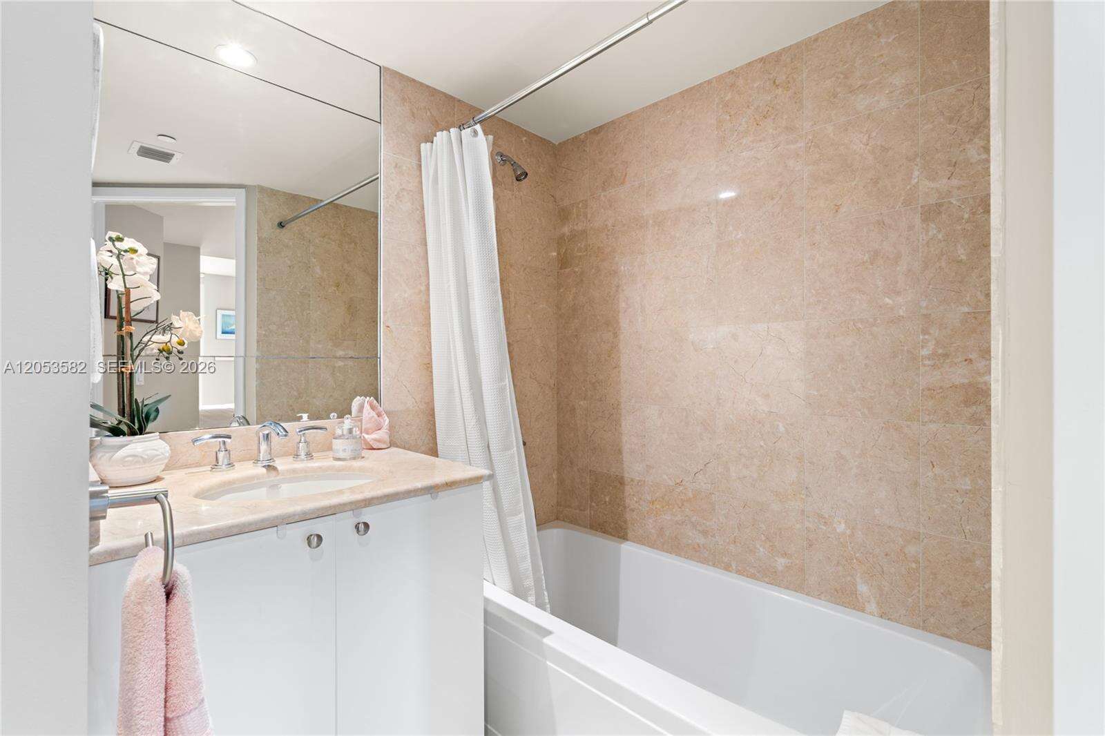 Carbonell at 901 Brickell Key Blvd, Miami, FL 33131 - For Rent photo 50