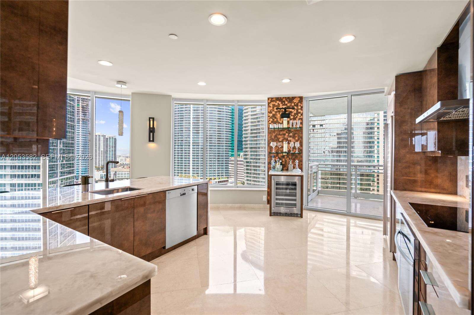 Carbonell at 901 Brickell Key Blvd, Miami, FL 33131 - For Rent photo 81