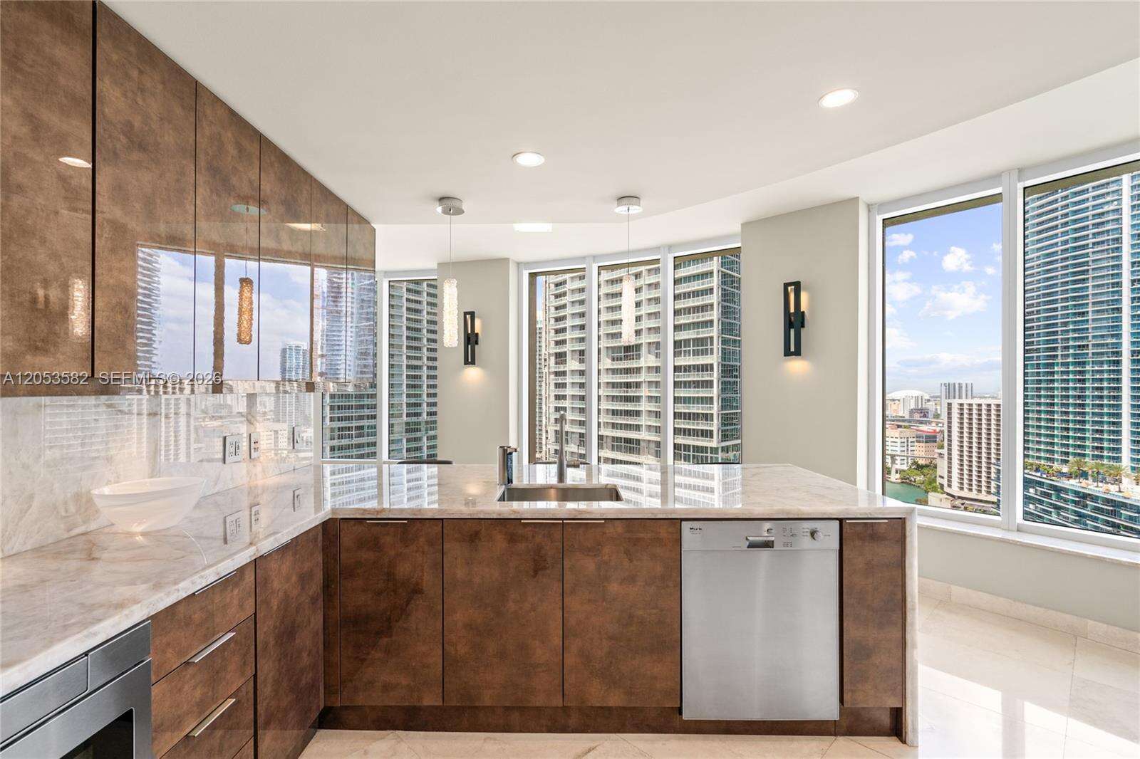 Carbonell at 901 Brickell Key Blvd, Miami, FL 33131 - For Rent photo 82