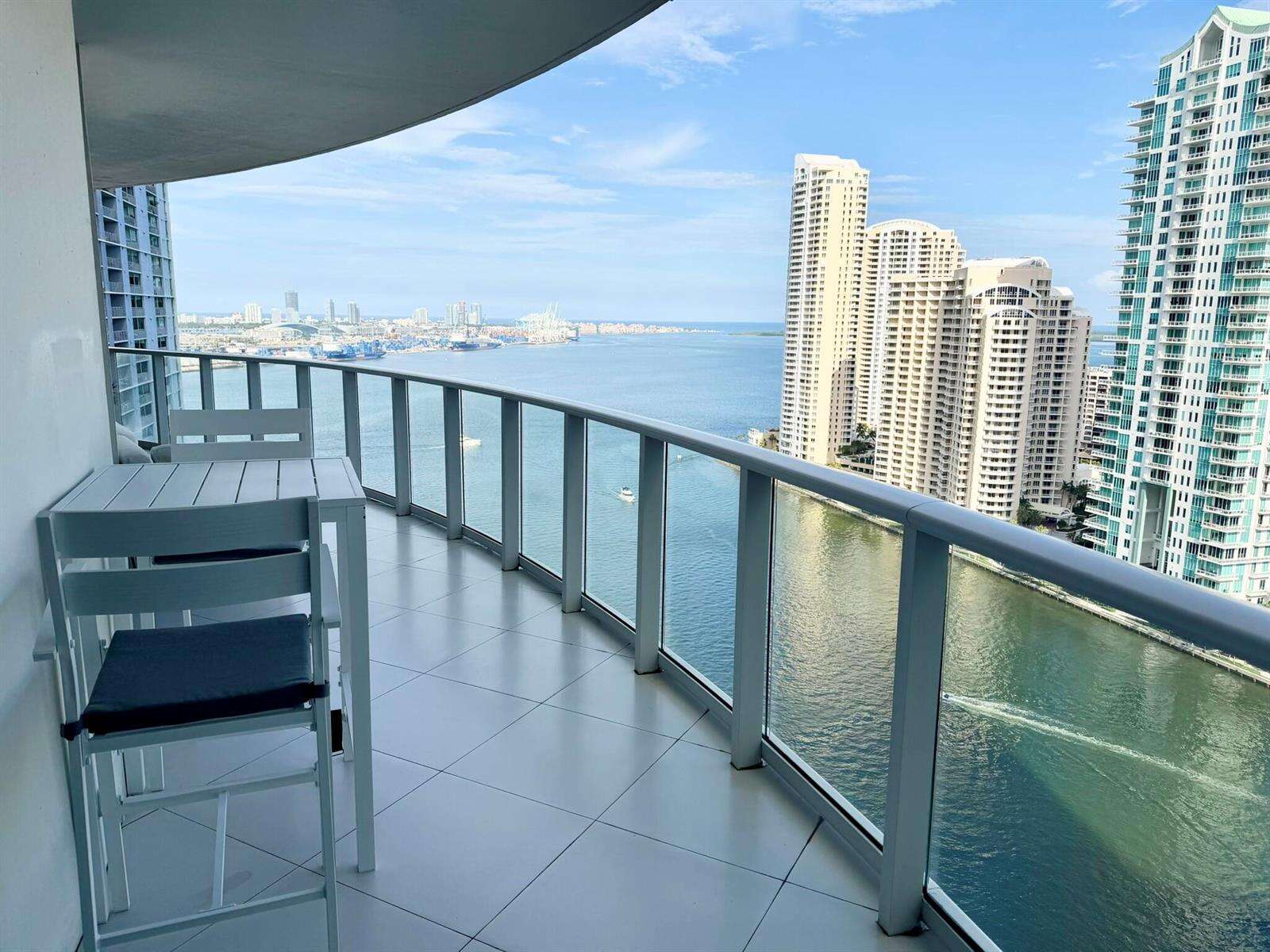 Met 1 at 300 Biscayne, Miami, FL 33131 - For Rent photo 11