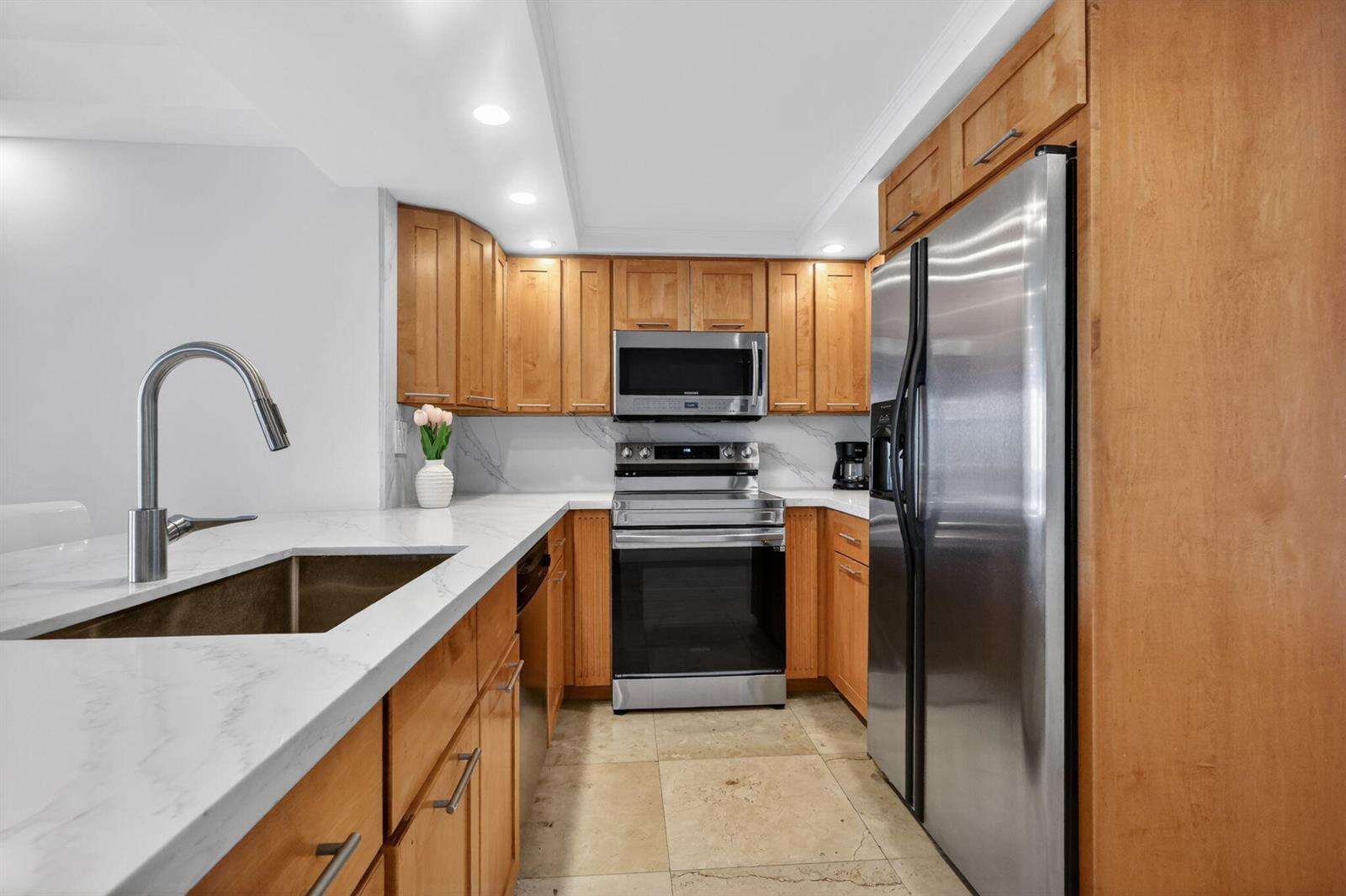 The Grand at 1717 Bayshore, Miami, FL 33132 - For Rent photo 18