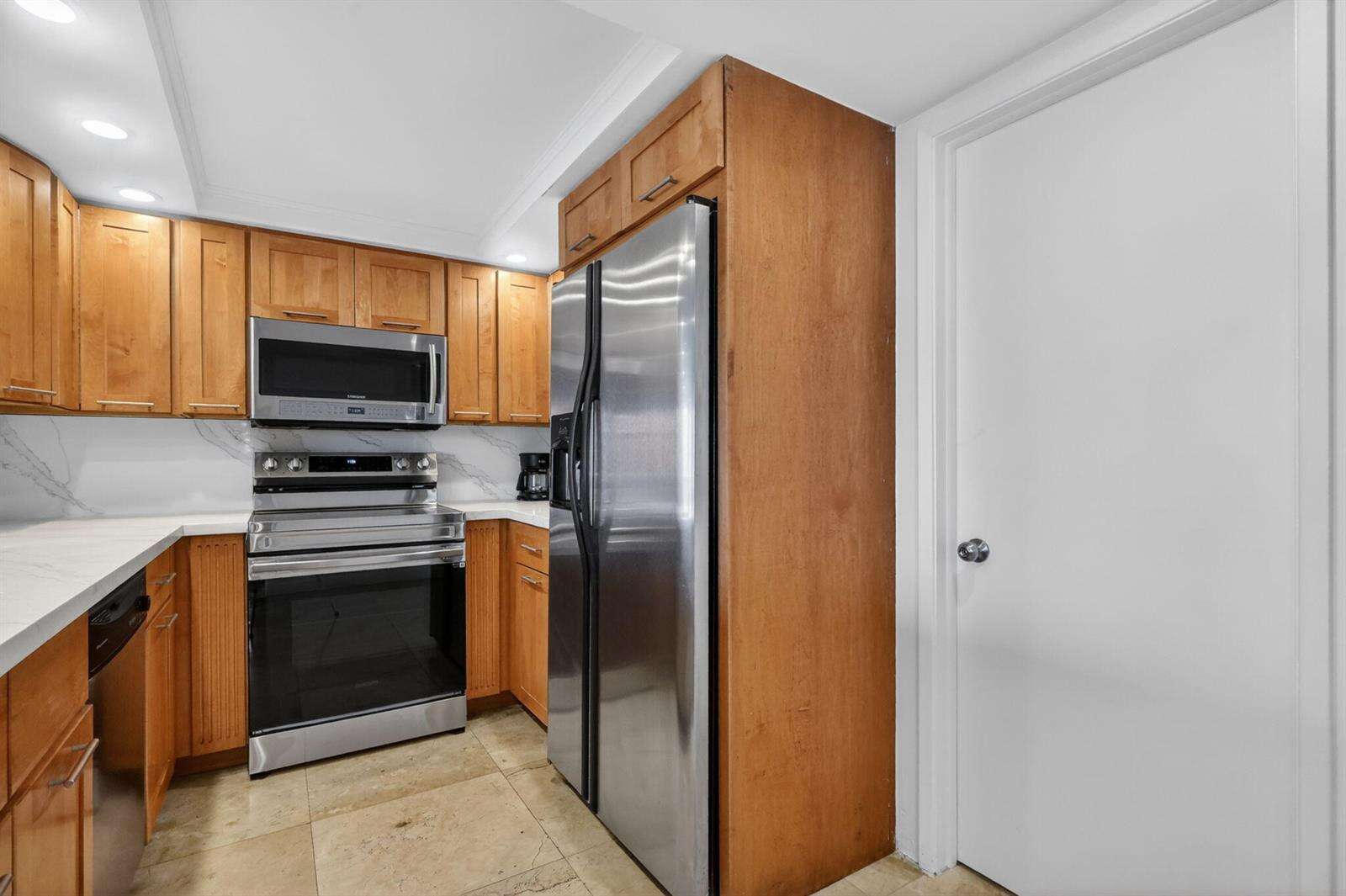 The Grand at 1717 Bayshore, Miami, FL 33132 - For Rent photo 19