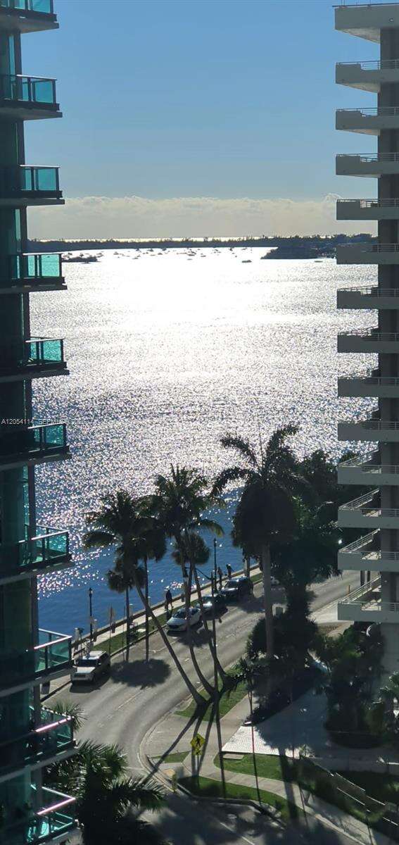 Brickell House at 1300 Brickell Bay Dr, Miami, FL 33131 - For Rent photo 15