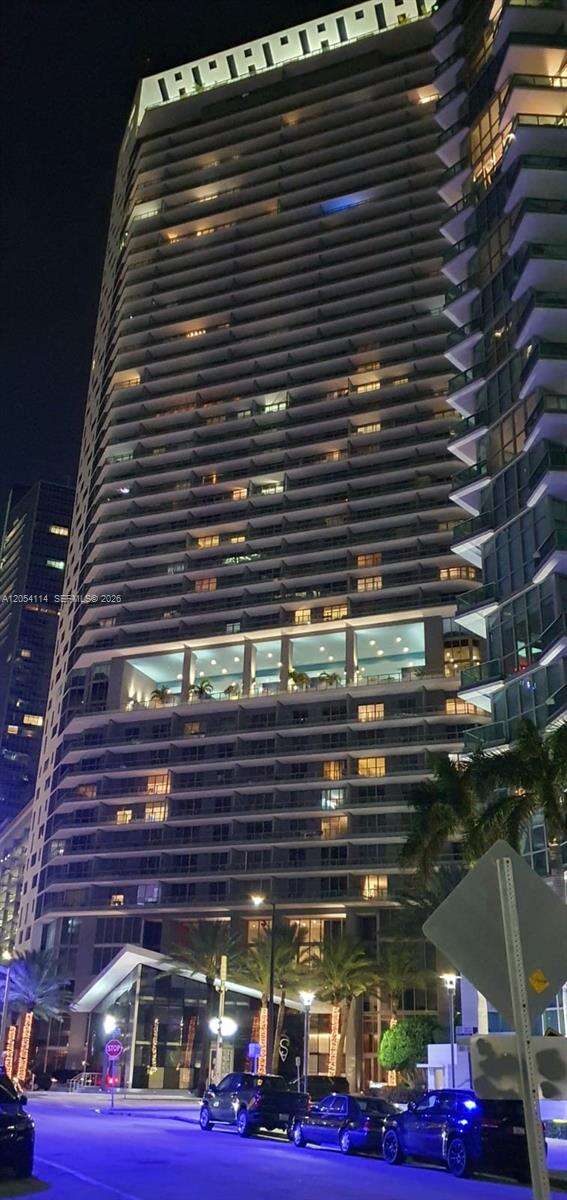 Brickell House at 1300 Brickell Bay Dr, Miami, FL 33131 - For Rent photo 29