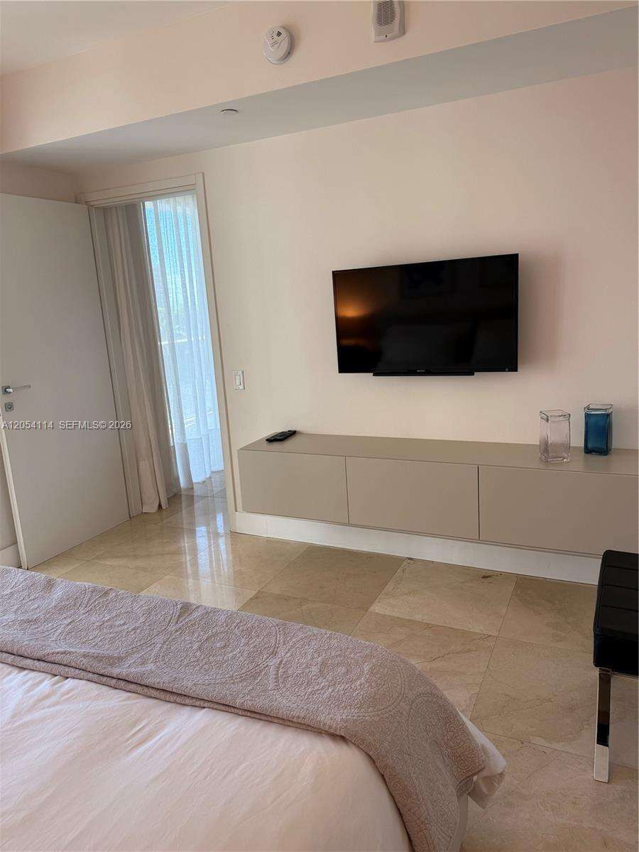 Brickell House at 1300 Brickell Bay Dr, Miami, FL 33131 - For Rent photo 8