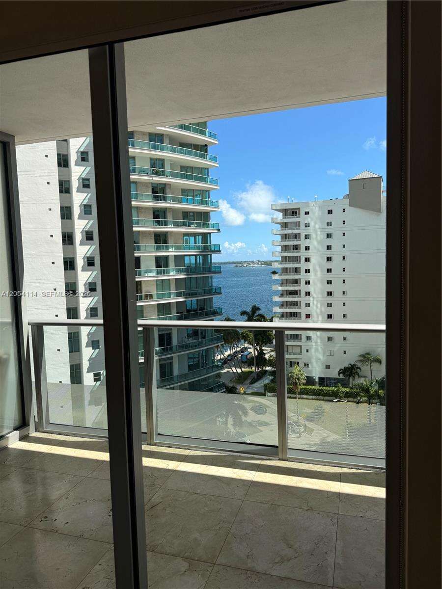Brickell House at 1300 Brickell Bay Dr, Miami, FL 33131 - For Rent photo 10
