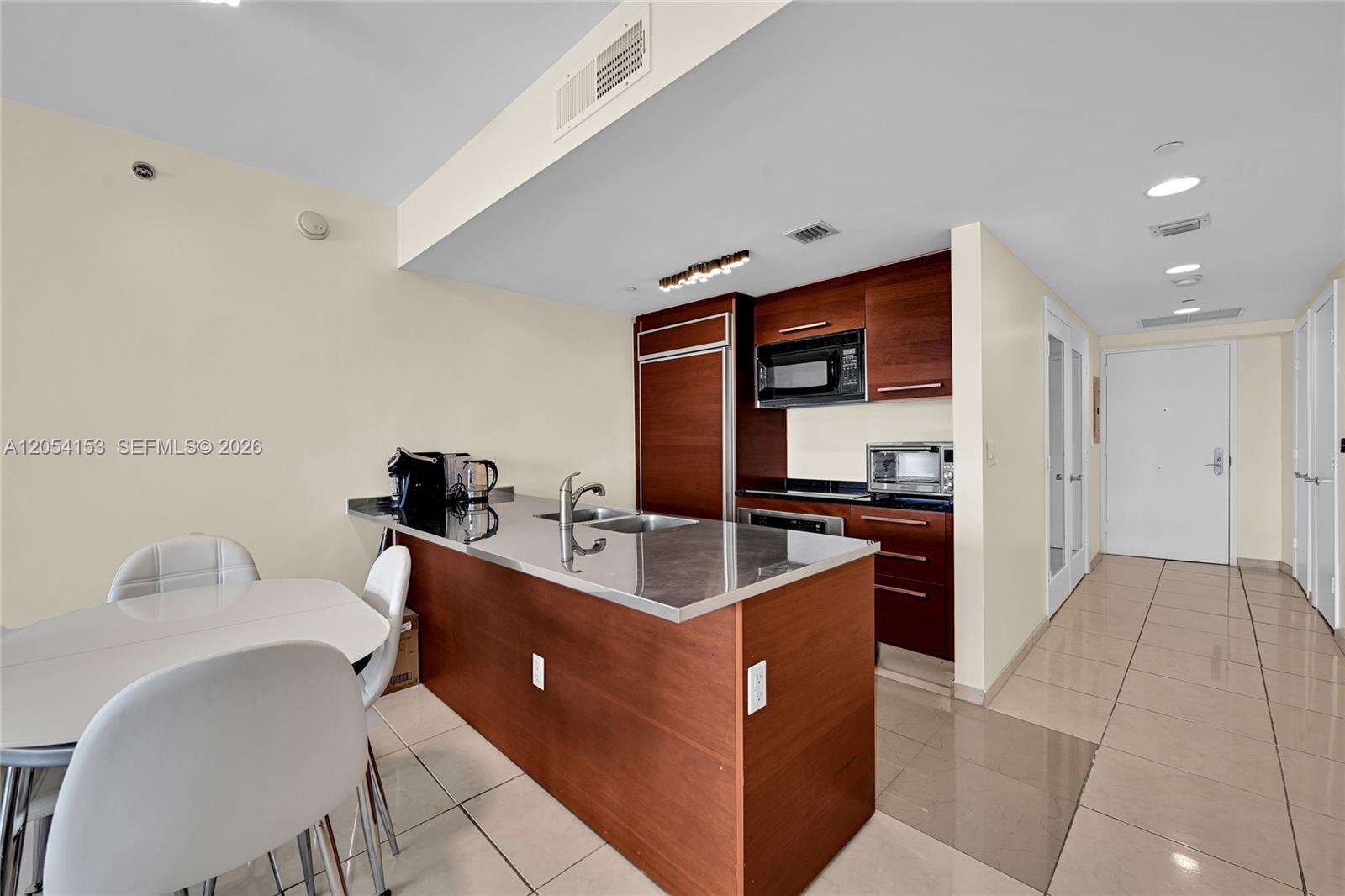 The Beach Club at 1850 Ocean Dr, Hallandale Beach, FL 33009 - For Rent photo 8